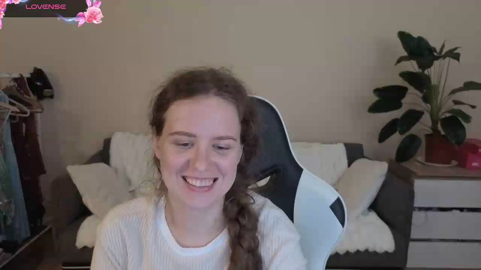 Gallery image thumbnail from BlueFlowerr's myfreecams stream on, 08/20/2026, 20:40 image 6 of 20