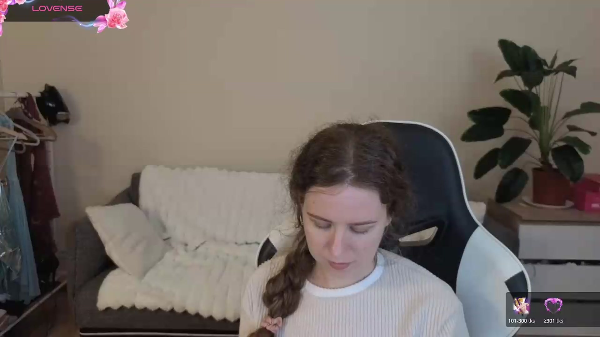 Gallery image thumbnail from BlueFlowerr's myfreecams stream on, 08/20/2026, 22:40 image 2 of 20