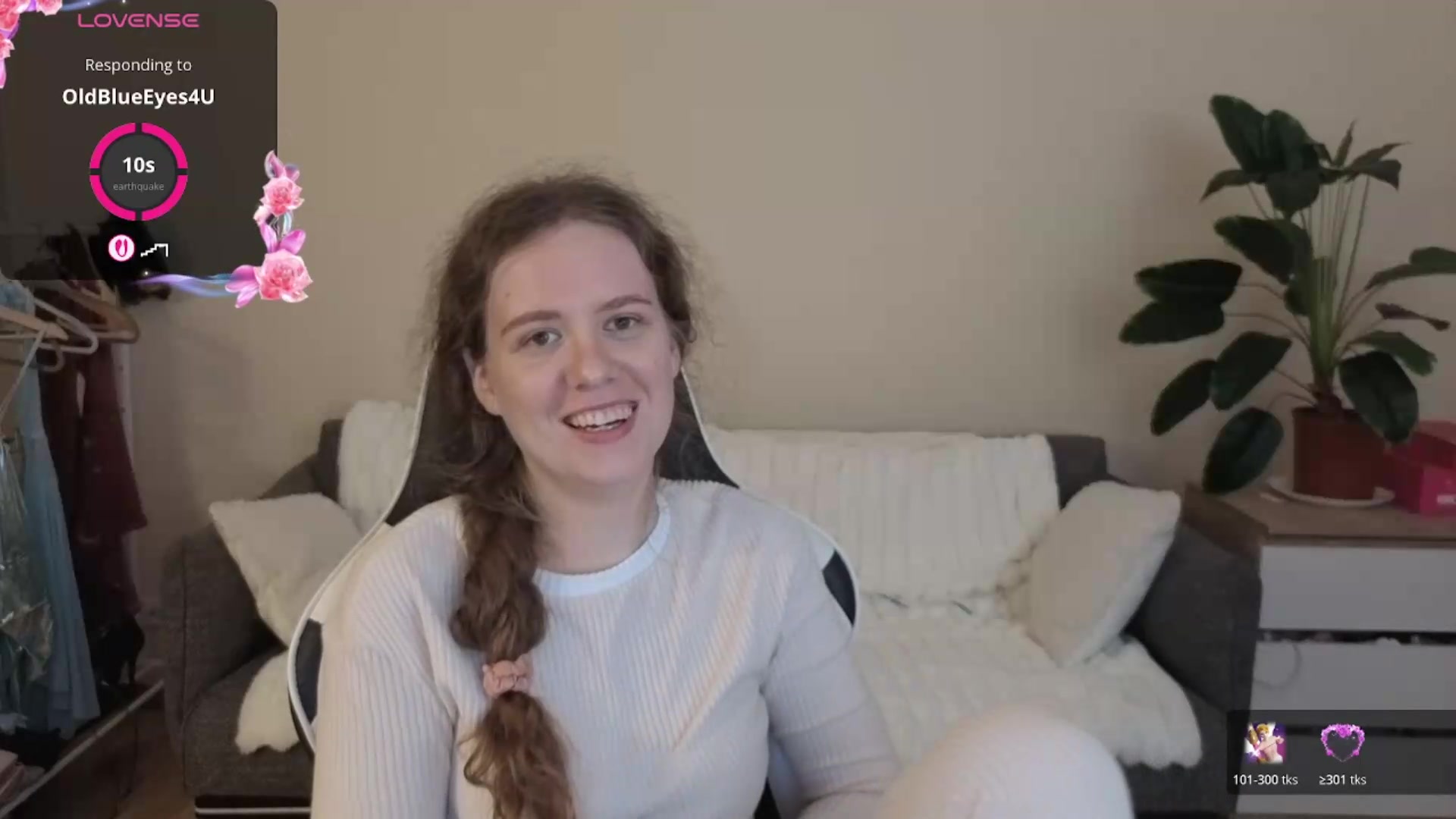 Gallery image thumbnail from BlueFlowerr's myfreecams stream on, 08/20/2026, 22:40 image 14 of 20