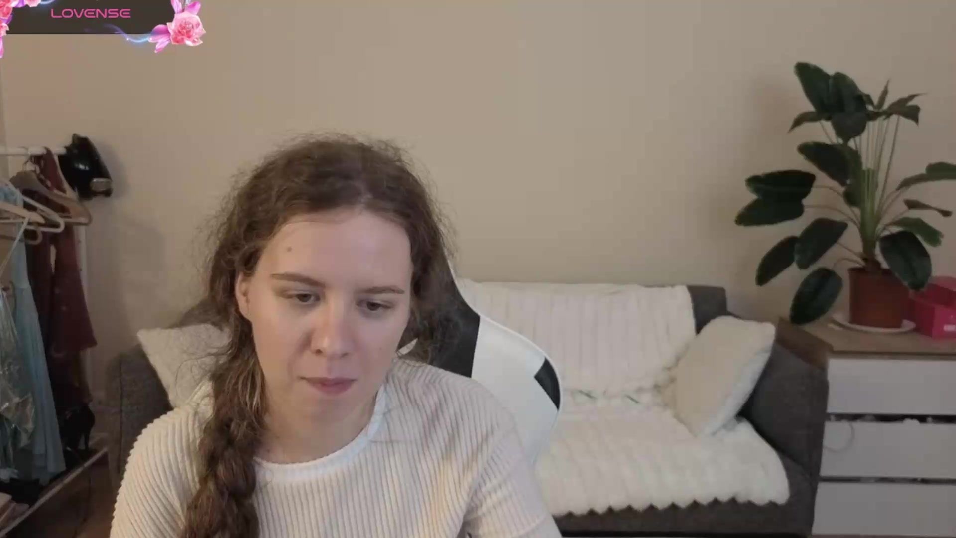 Gallery image thumbnail from BlueFlowerr's myfreecams stream on, 08/20/2026, 22:40 image 13 of 20