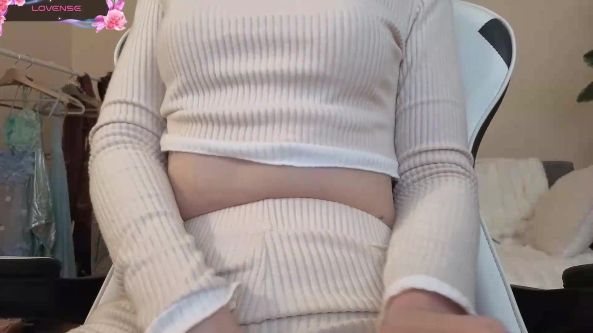 Gallery image thumbnail from BlueFlowerr's myfreecams stream on, 08/20/2026, 22:40 image 17 of 20