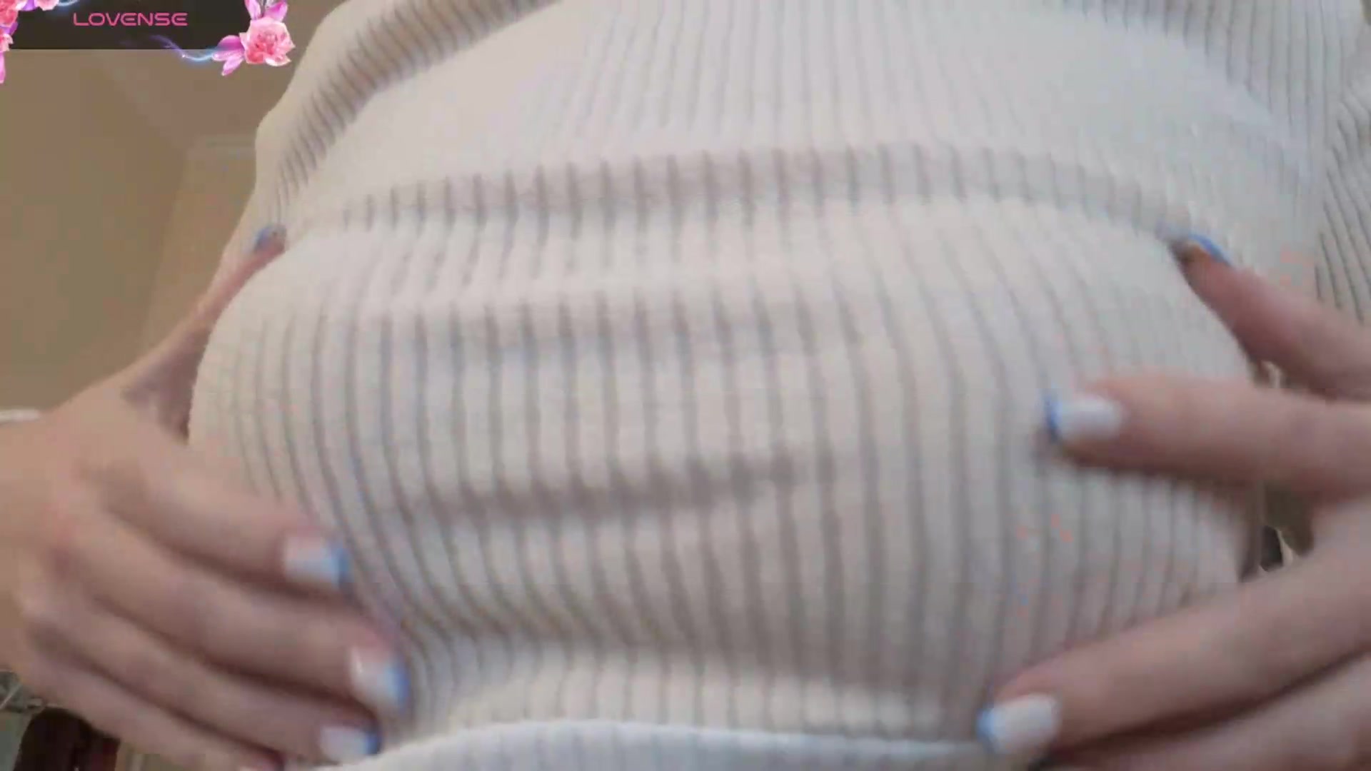 Gallery image thumbnail from BlueFlowerr's myfreecams stream on, 08/20/2026, 22:40 image 15 of 20