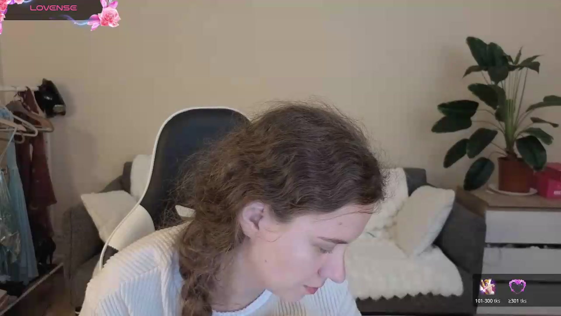 Gallery image thumbnail from BlueFlowerr's myfreecams stream on, 08/20/2026, 22:40 image 10 of 20