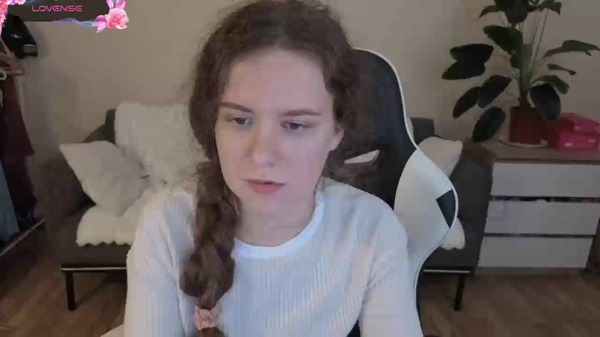 Gallery image thumbnail from BlueFlowerr's myfreecams stream on, 08/20/2026, 23:44 image 1 of 20