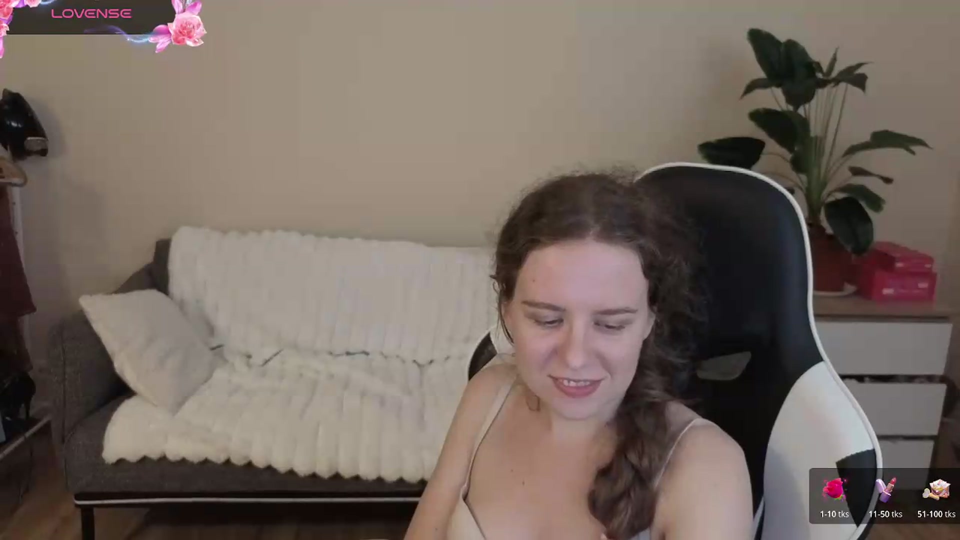 Gallery image thumbnail from BlueFlowerr's myfreecams stream on, 08/20/2026, 23:44 image 13 of 20