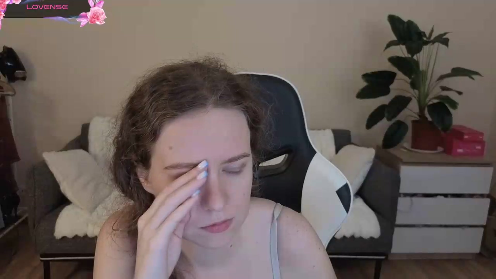 Gallery image thumbnail from BlueFlowerr's myfreecams stream on, 08/20/2026, 23:44 image 9 of 20
