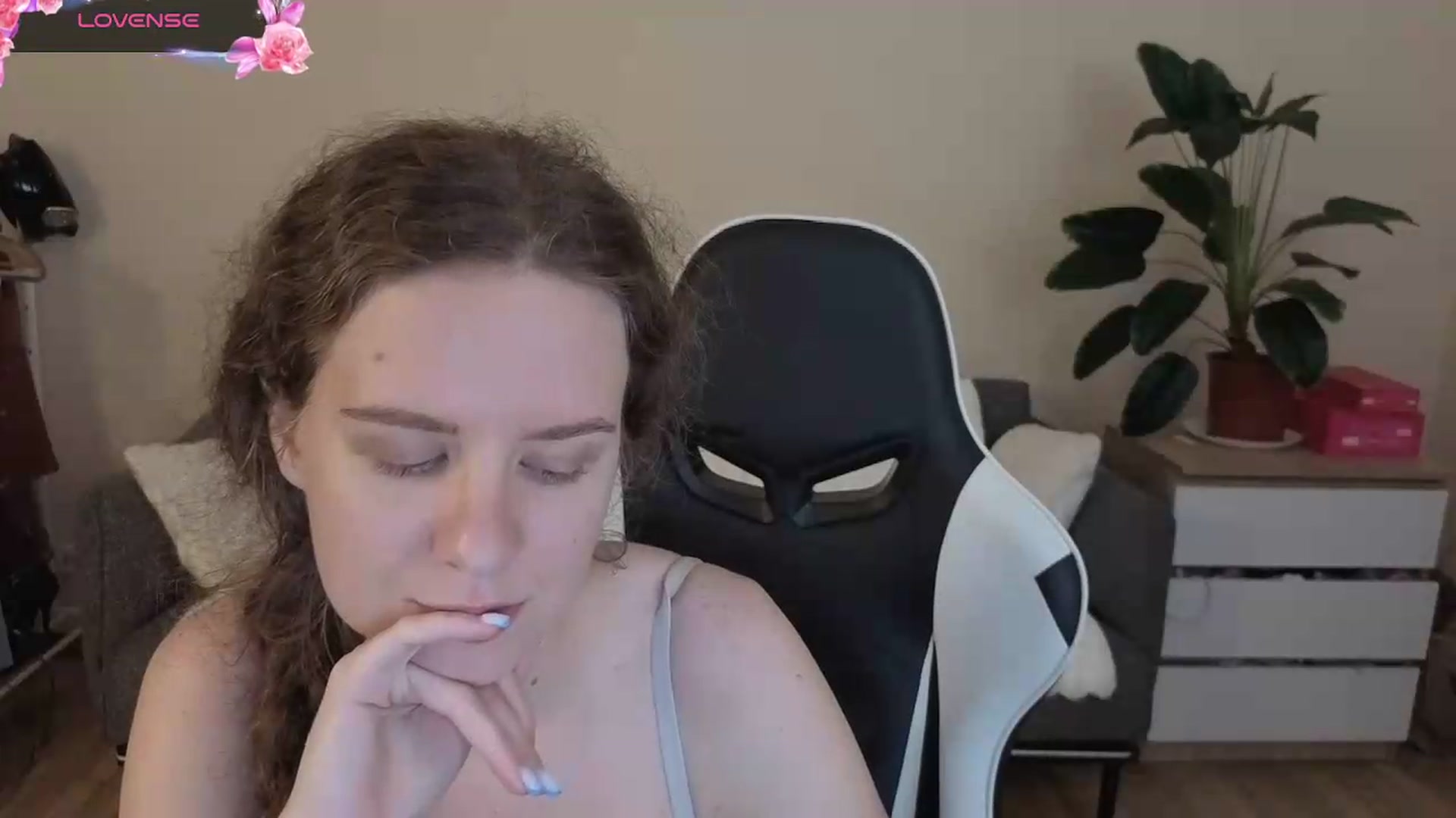 Gallery image thumbnail from BlueFlowerr's myfreecams stream on, 08/20/2026, 23:44 image 8 of 20
