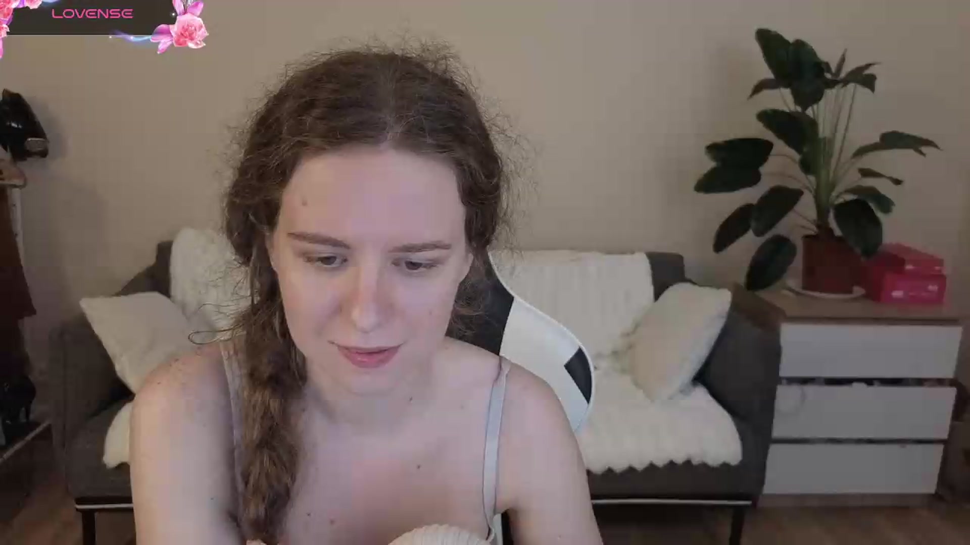 Gallery image thumbnail from BlueFlowerr's myfreecams stream on, 08/20/2026, 23:44 image 20 of 20