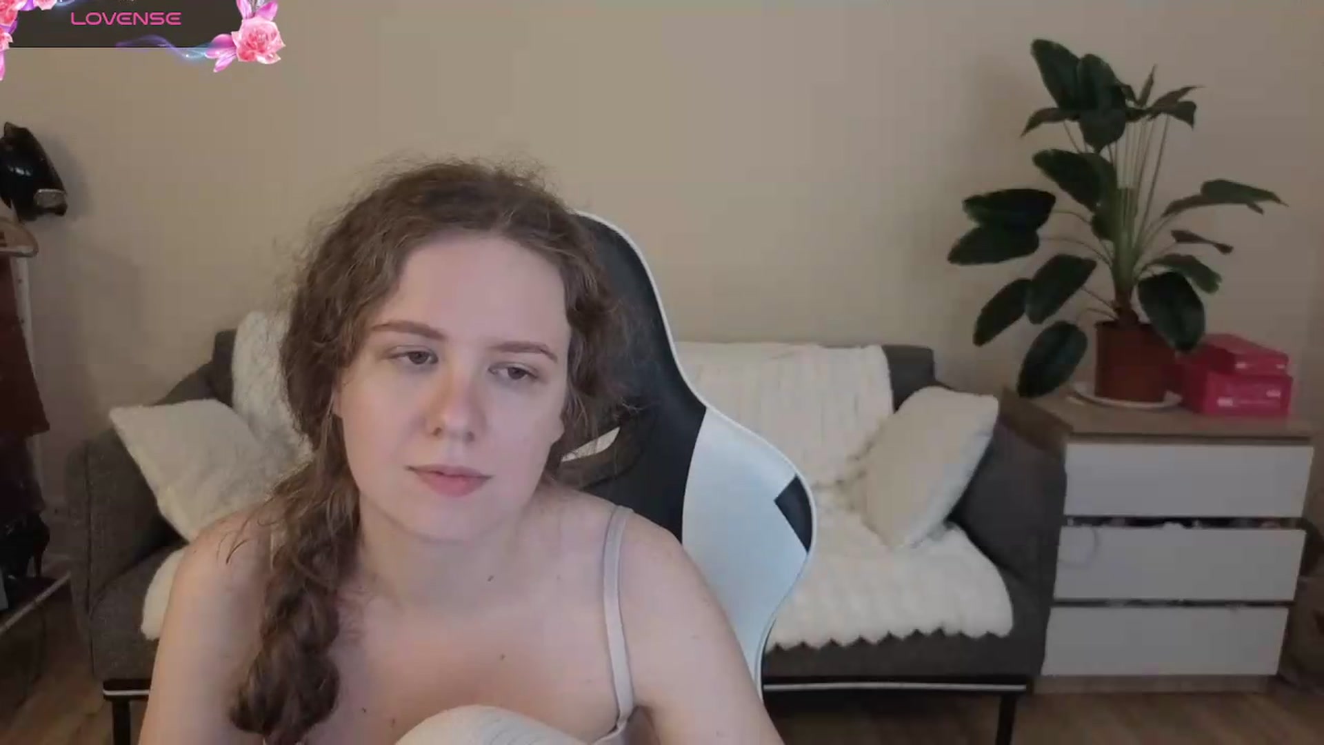 Gallery image thumbnail from BlueFlowerr's myfreecams stream on, 08/21/2026, 24:53 image 4 of 20