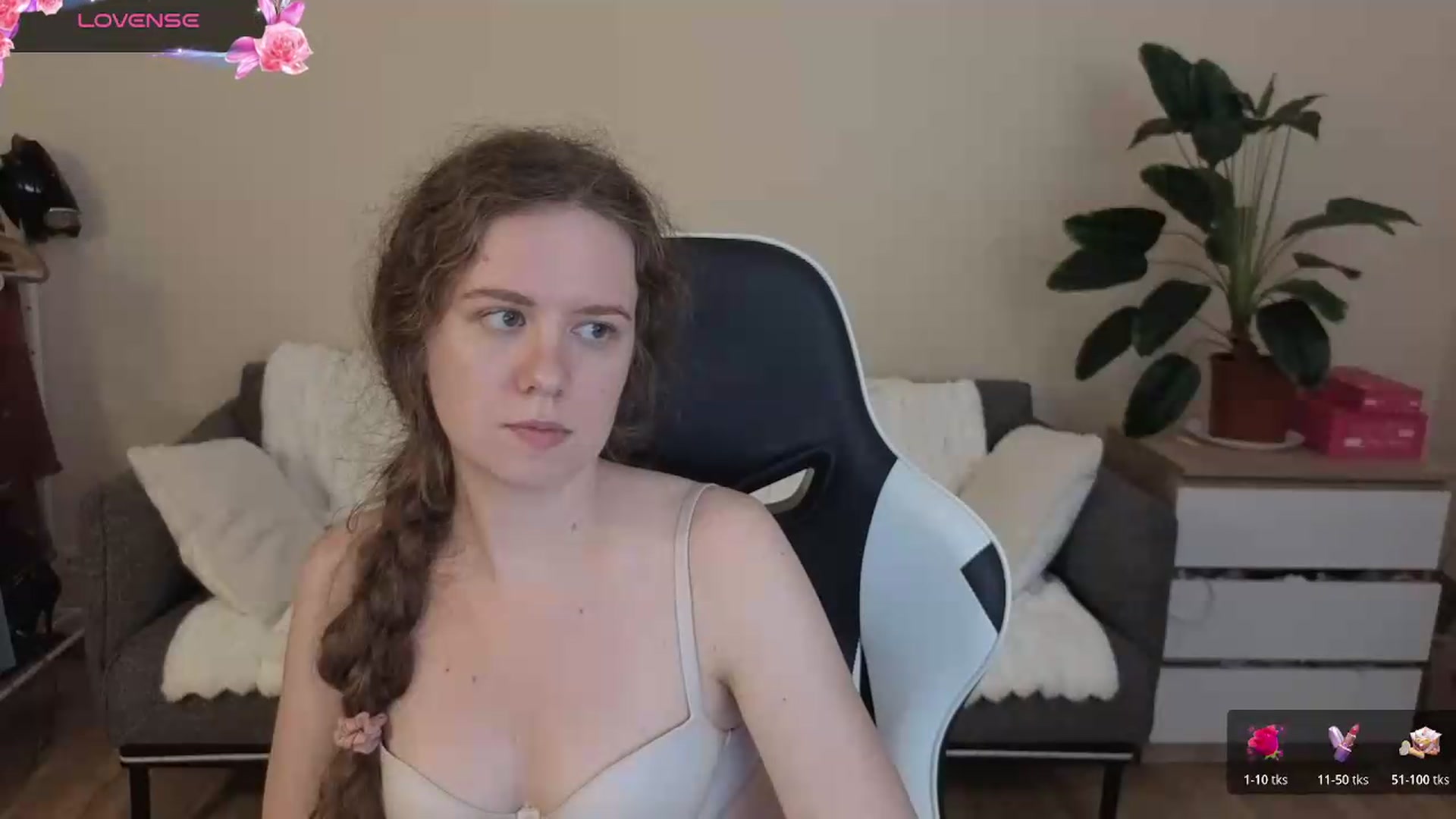 Gallery image thumbnail from BlueFlowerr's myfreecams stream on, 08/21/2026, 24:53 image 12 of 20