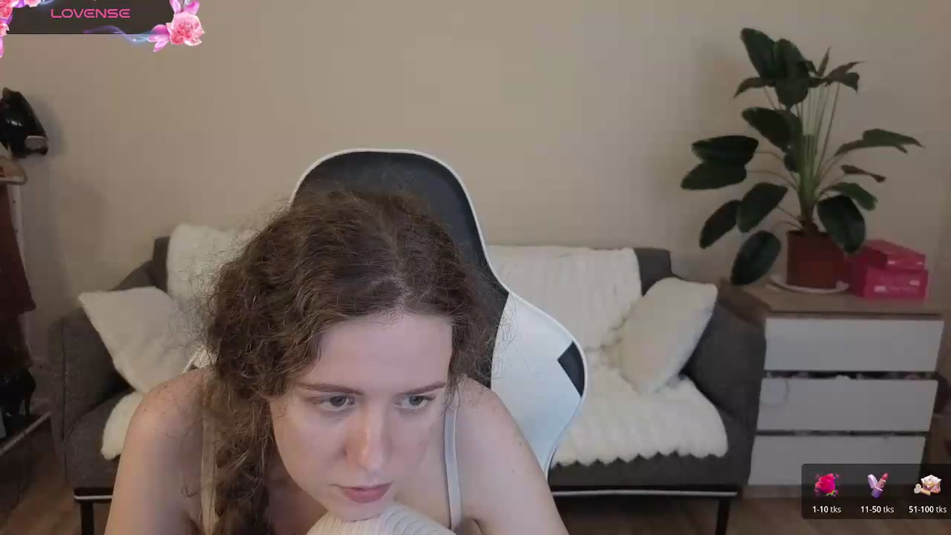 Gallery image thumbnail from BlueFlowerr's myfreecams stream on, 08/21/2026, 24:53 image 6 of 20