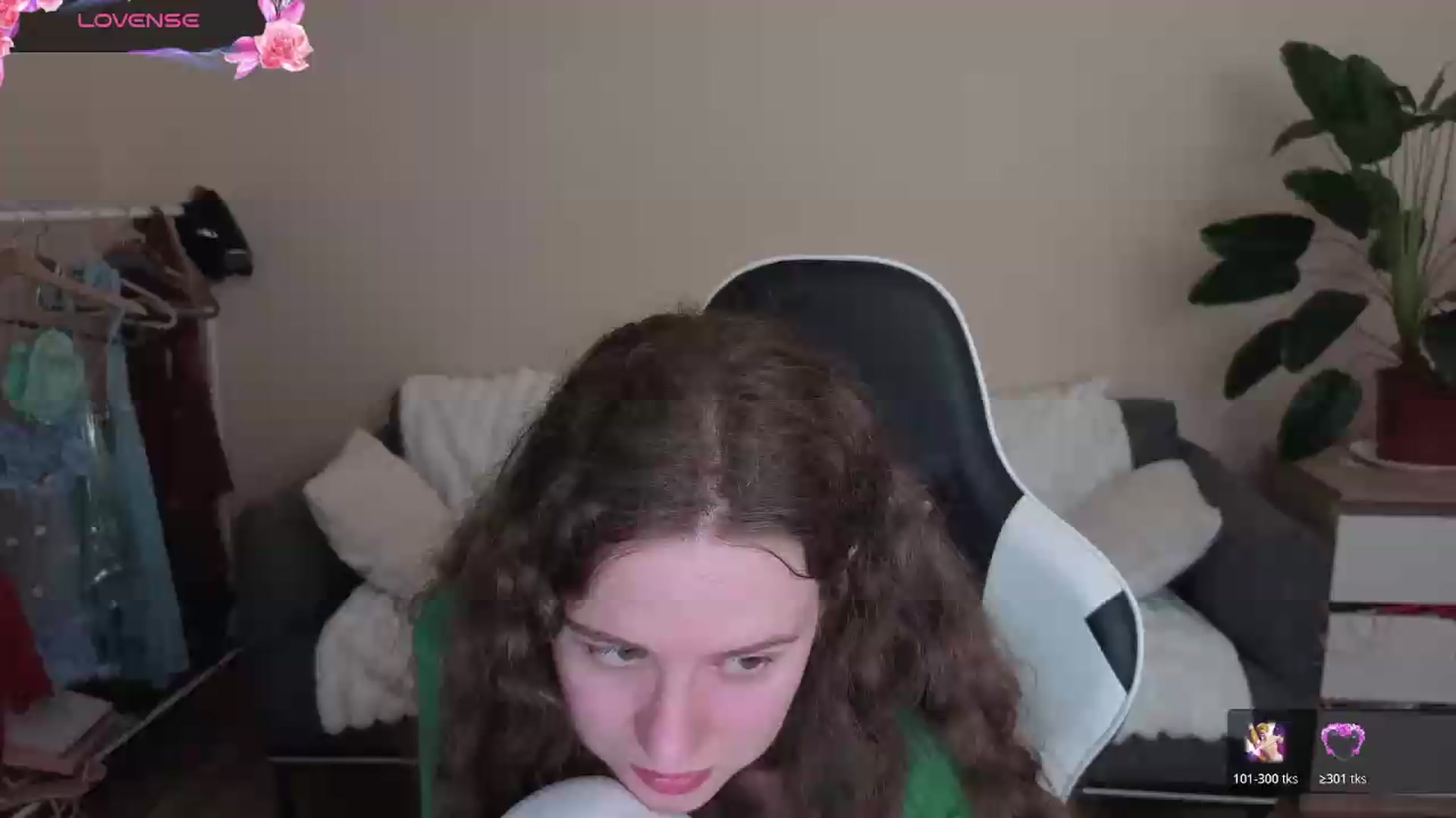 Gallery image thumbnail from BlueFlowerr's myfreecams stream on, 08/22/2026, 18:10 image 1 of 20