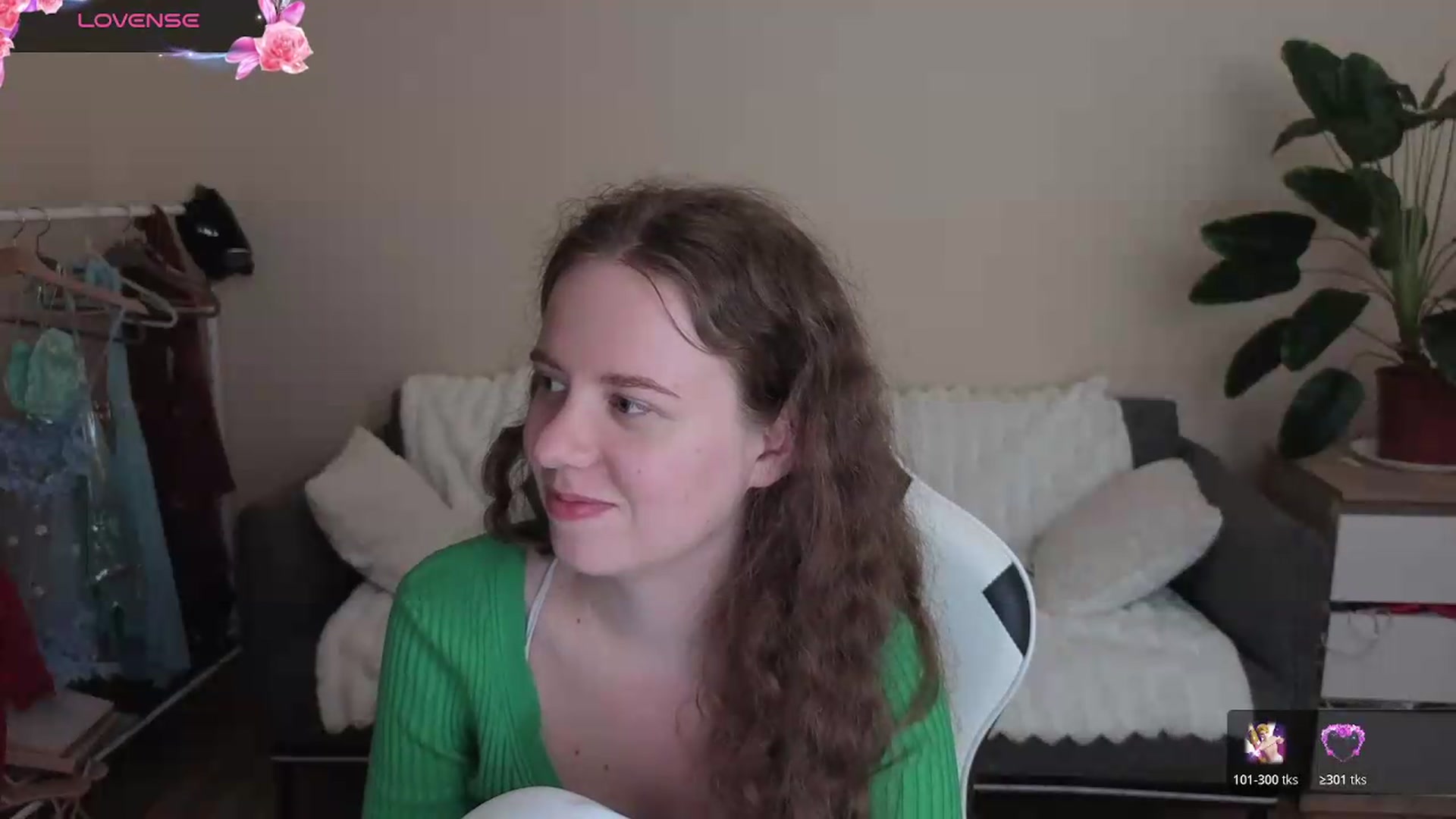 Gallery image thumbnail from BlueFlowerr's myfreecams stream on, 08/22/2026, 18:10 image 16 of 20