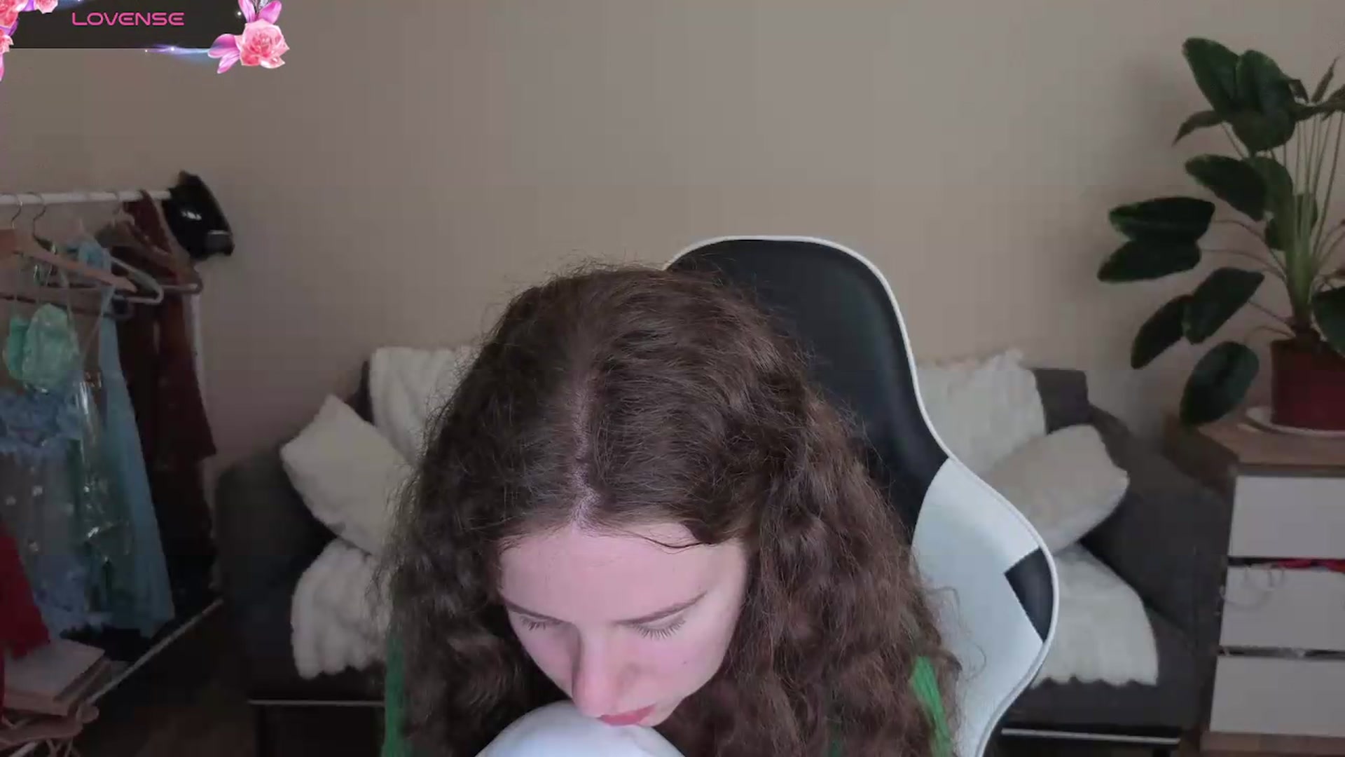 Gallery image thumbnail from BlueFlowerr's myfreecams stream on, 08/22/2026, 18:10 image 4 of 20