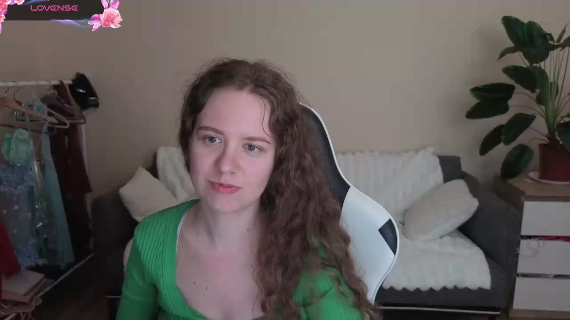 Gallery image thumbnail from BlueFlowerr's myfreecams stream on, 08/22/2026, 18:10 image 9 of 20