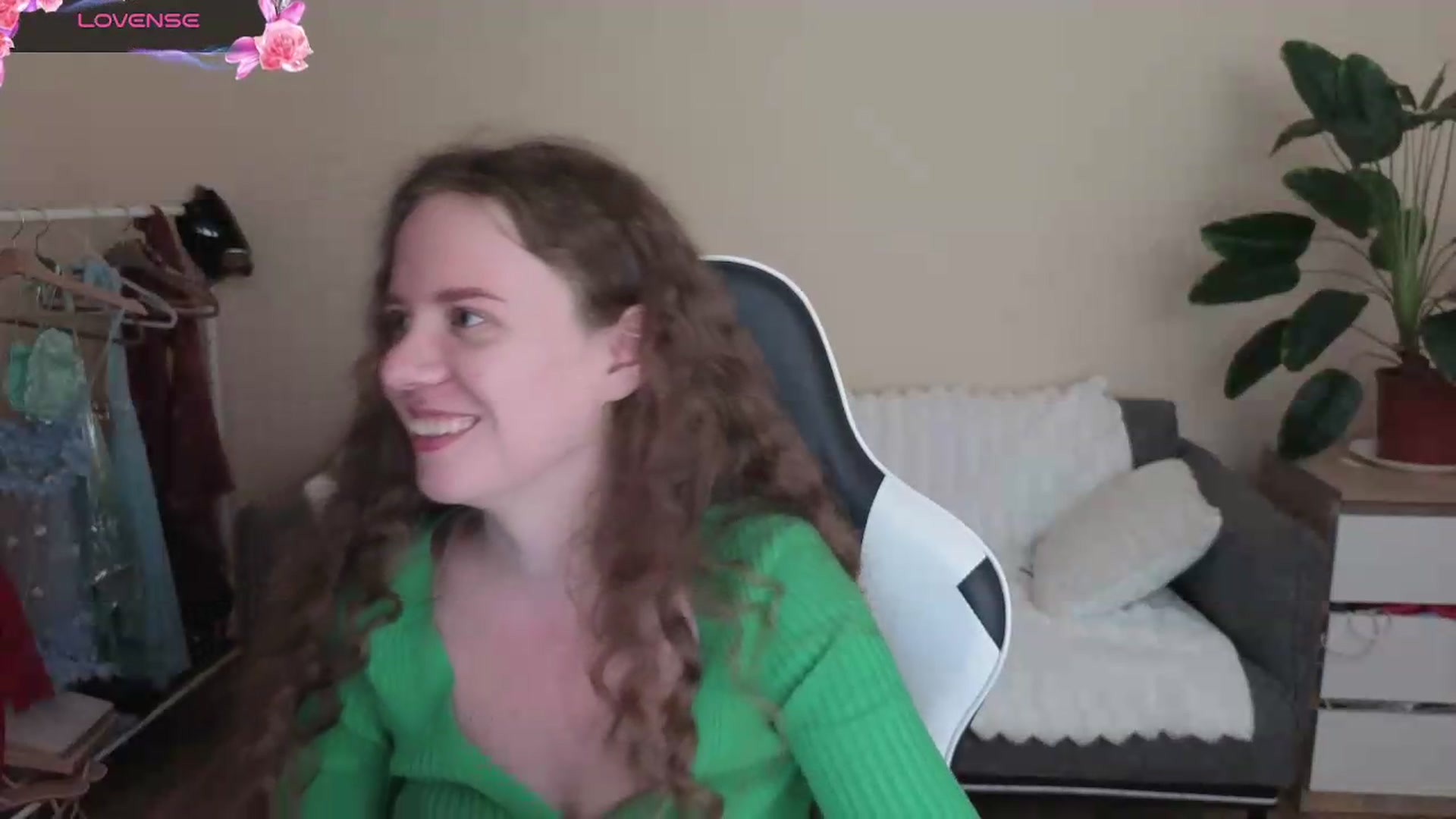 Gallery image thumbnail from BlueFlowerr's myfreecams stream on, 08/22/2026, 18:10 image 7 of 20