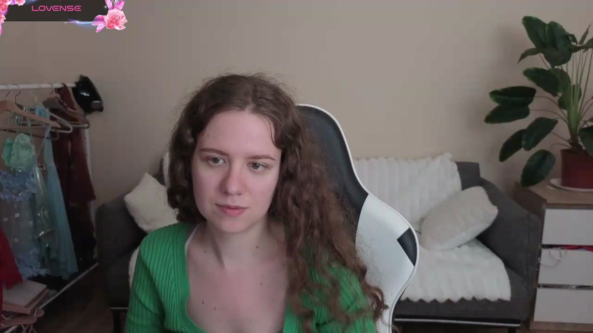 Gallery image thumbnail from BlueFlowerr's myfreecams stream on, 08/22/2026, 18:10 image 20 of 20