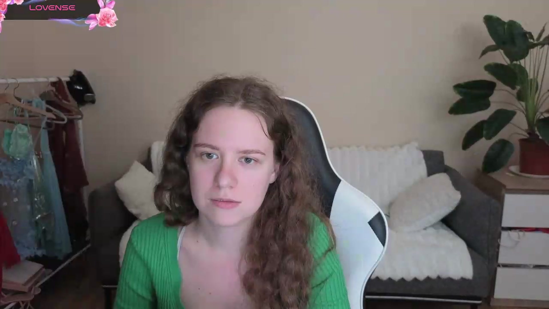Gallery image thumbnail from BlueFlowerr's myfreecams stream on, 08/22/2026, 18:10 image 17 of 20