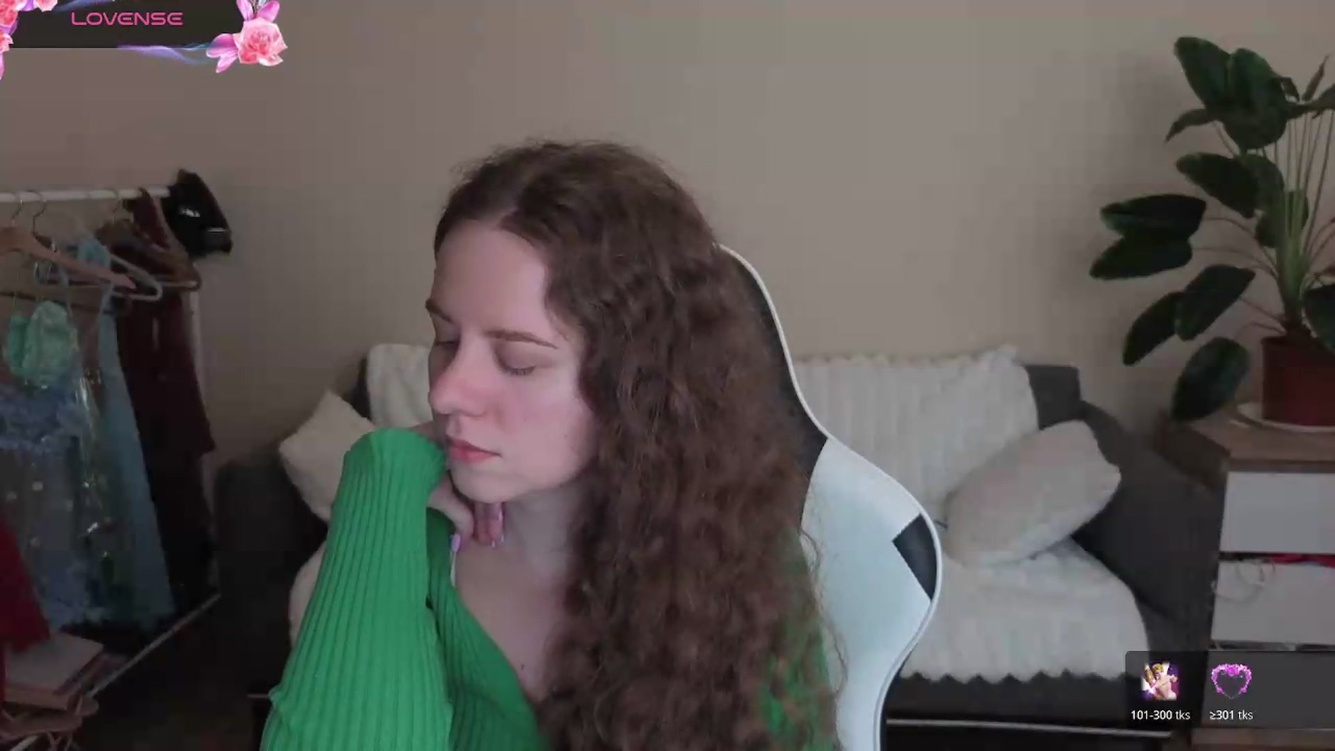 Gallery image thumbnail from BlueFlowerr's myfreecams stream on, 08/22/2026, 18:10 image 11 of 20