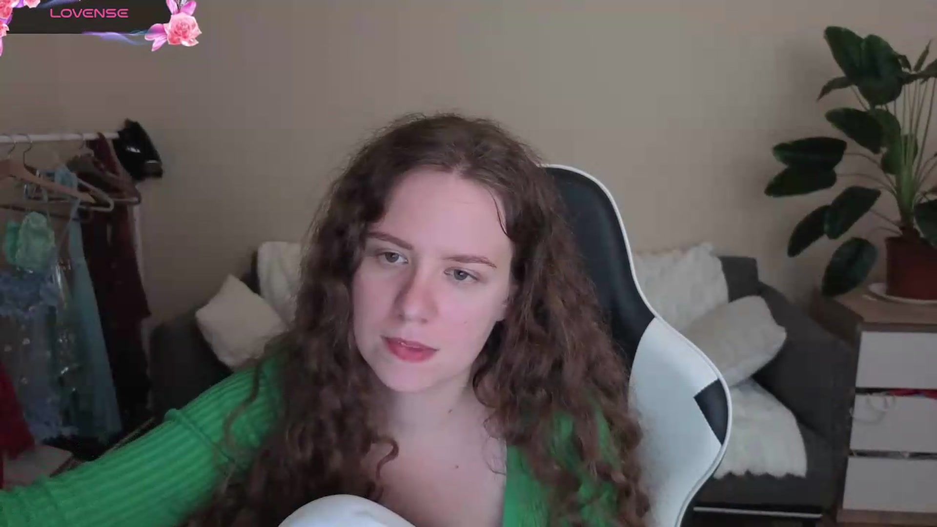 Gallery image thumbnail from BlueFlowerr's myfreecams stream on, 08/22/2026, 18:10 image 5 of 20