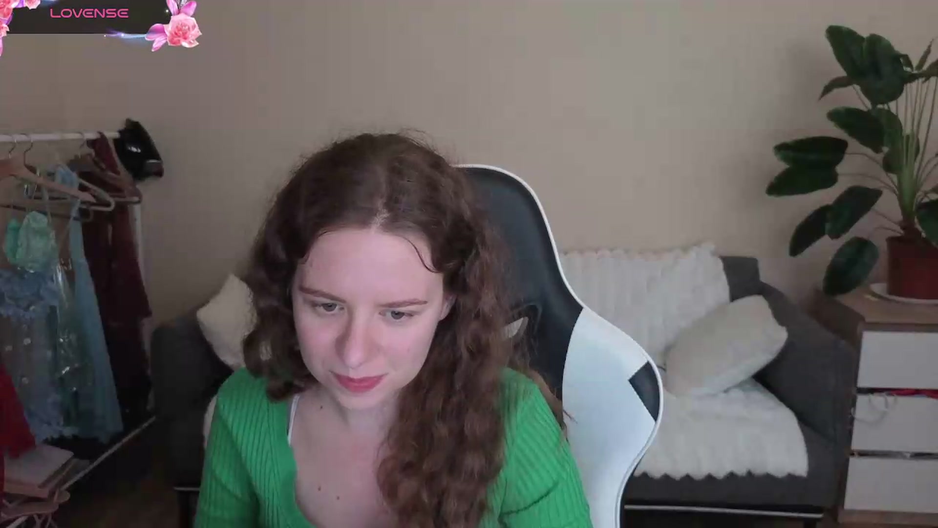 Gallery image thumbnail from BlueFlowerr's myfreecams stream on, 08/22/2026, 18:10 image 18 of 20