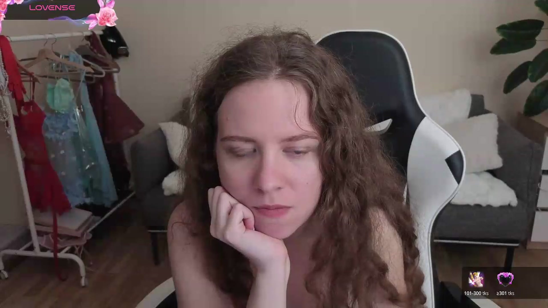 Gallery image thumbnail from BlueFlowerr's myfreecams stream on, 08/22/2026, 23:38 image 7 of 20