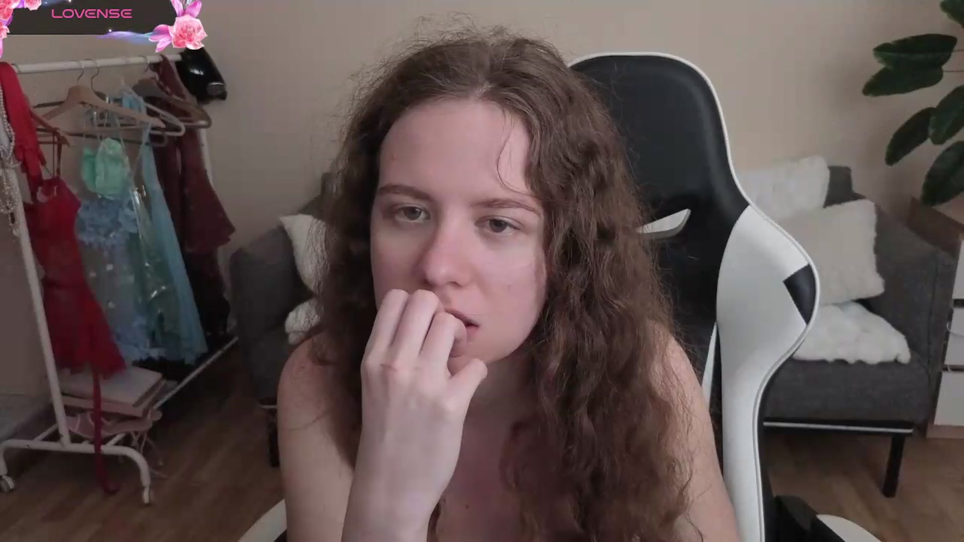Gallery image thumbnail from BlueFlowerr's myfreecams stream on, 08/22/2026, 23:38 image 4 of 20