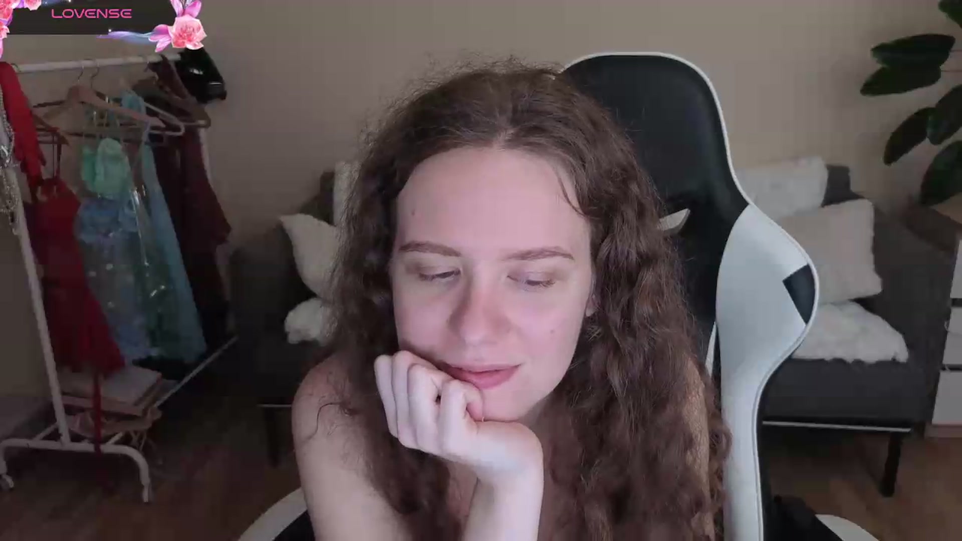 Gallery image thumbnail from BlueFlowerr's myfreecams stream on, 08/22/2026, 23:38 image 10 of 20