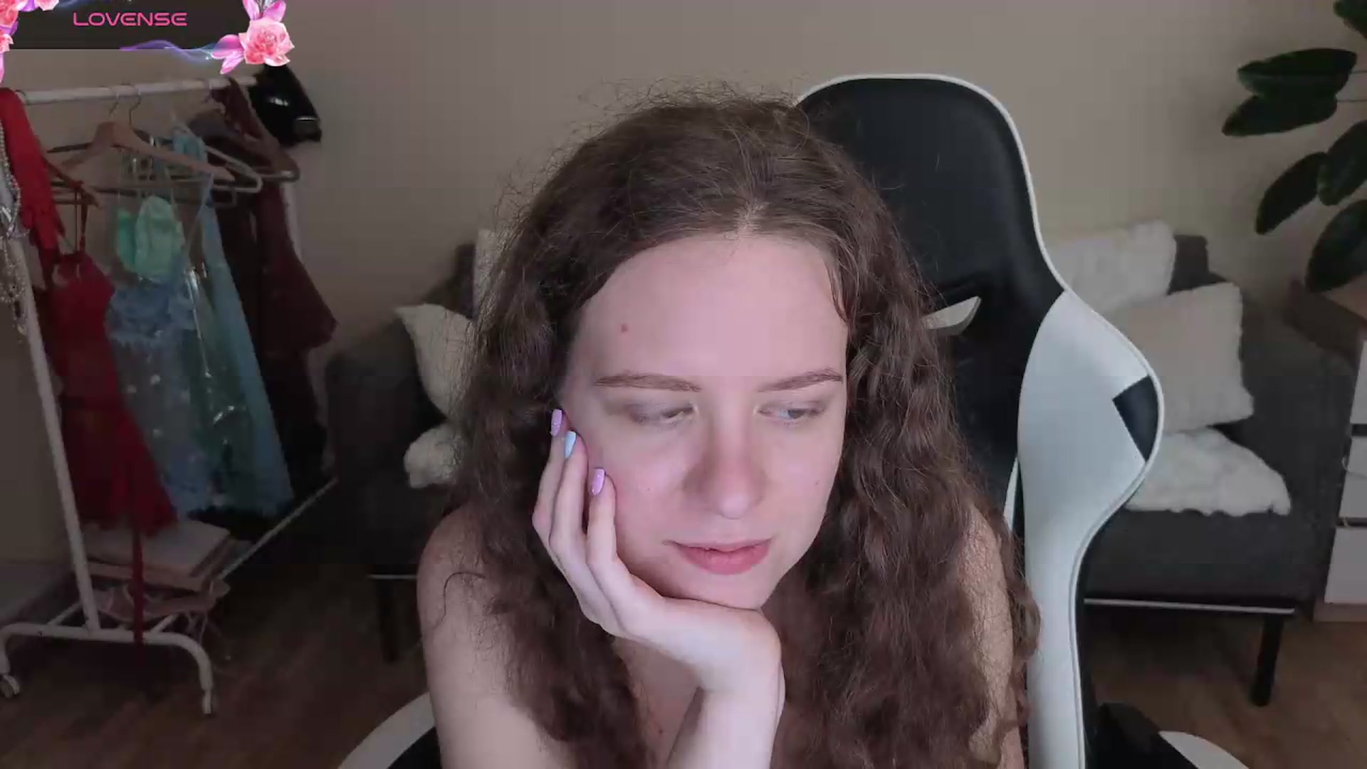 Gallery image thumbnail from BlueFlowerr's myfreecams stream on, 08/22/2026, 23:38 image 11 of 20