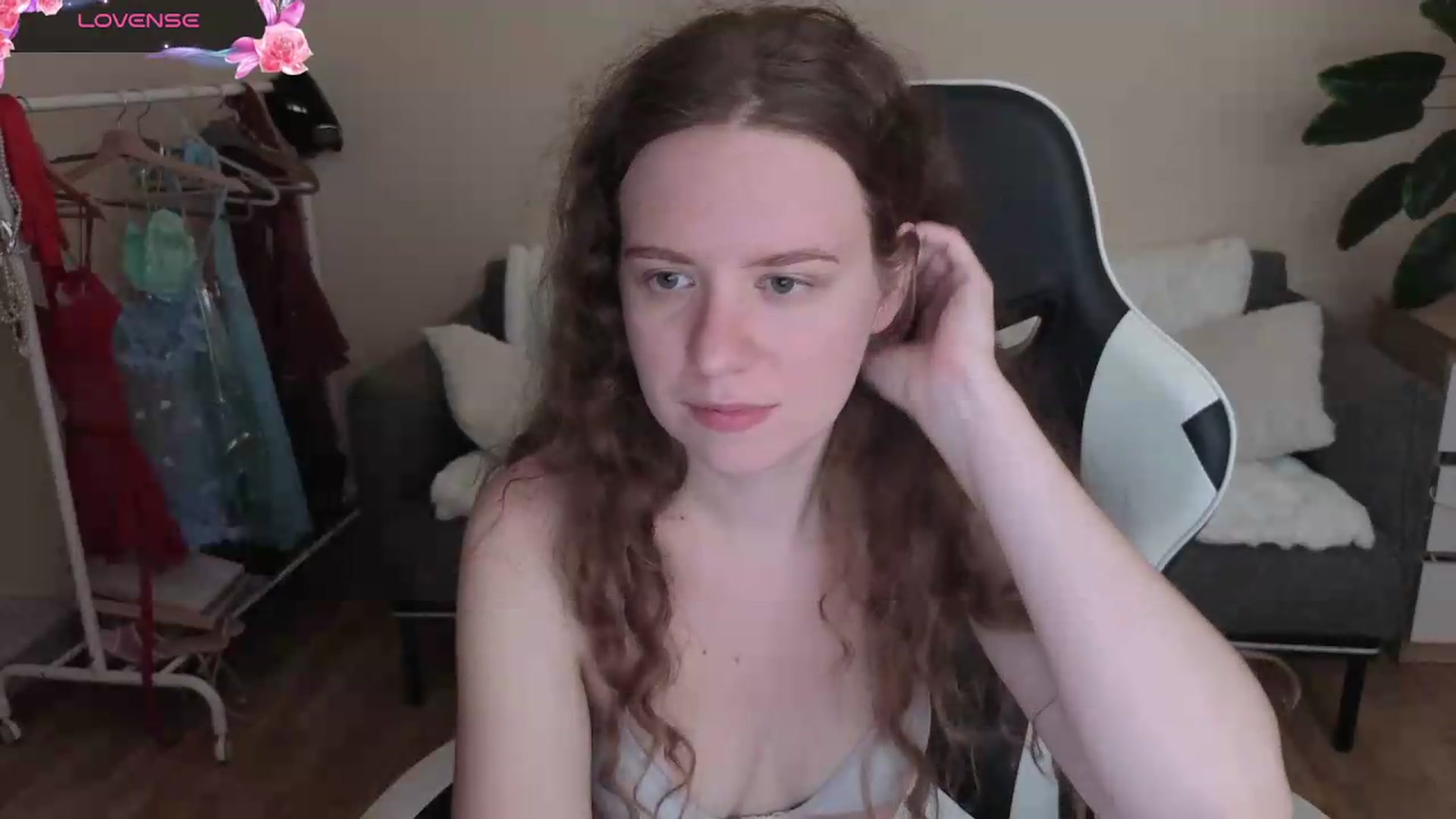 Gallery image thumbnail from BlueFlowerr's myfreecams stream on, 08/22/2026, 23:38 image 8 of 20