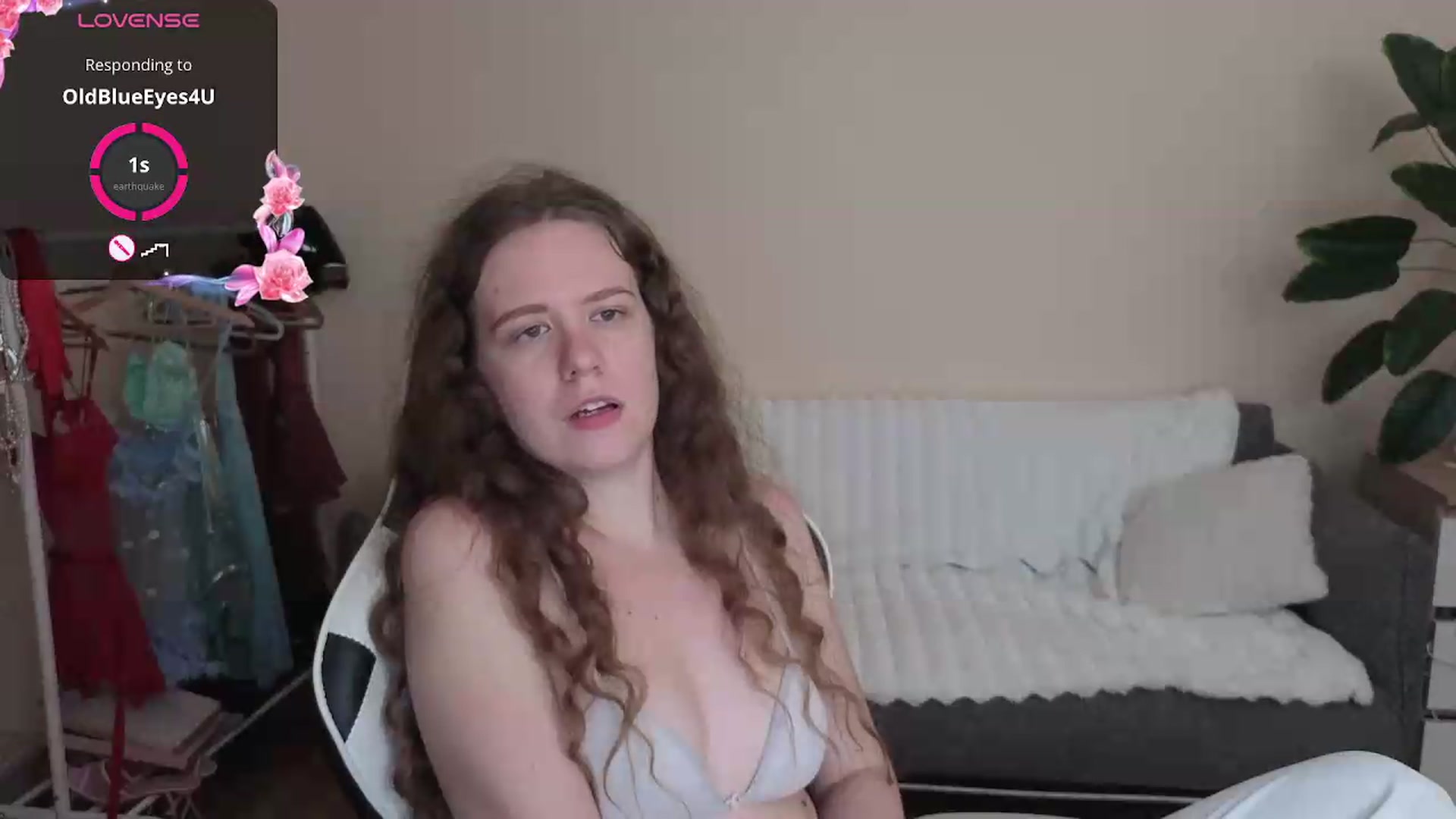 Gallery image thumbnail from BlueFlowerr's myfreecams stream on, 08/22/2026, 23:38 image 18 of 20