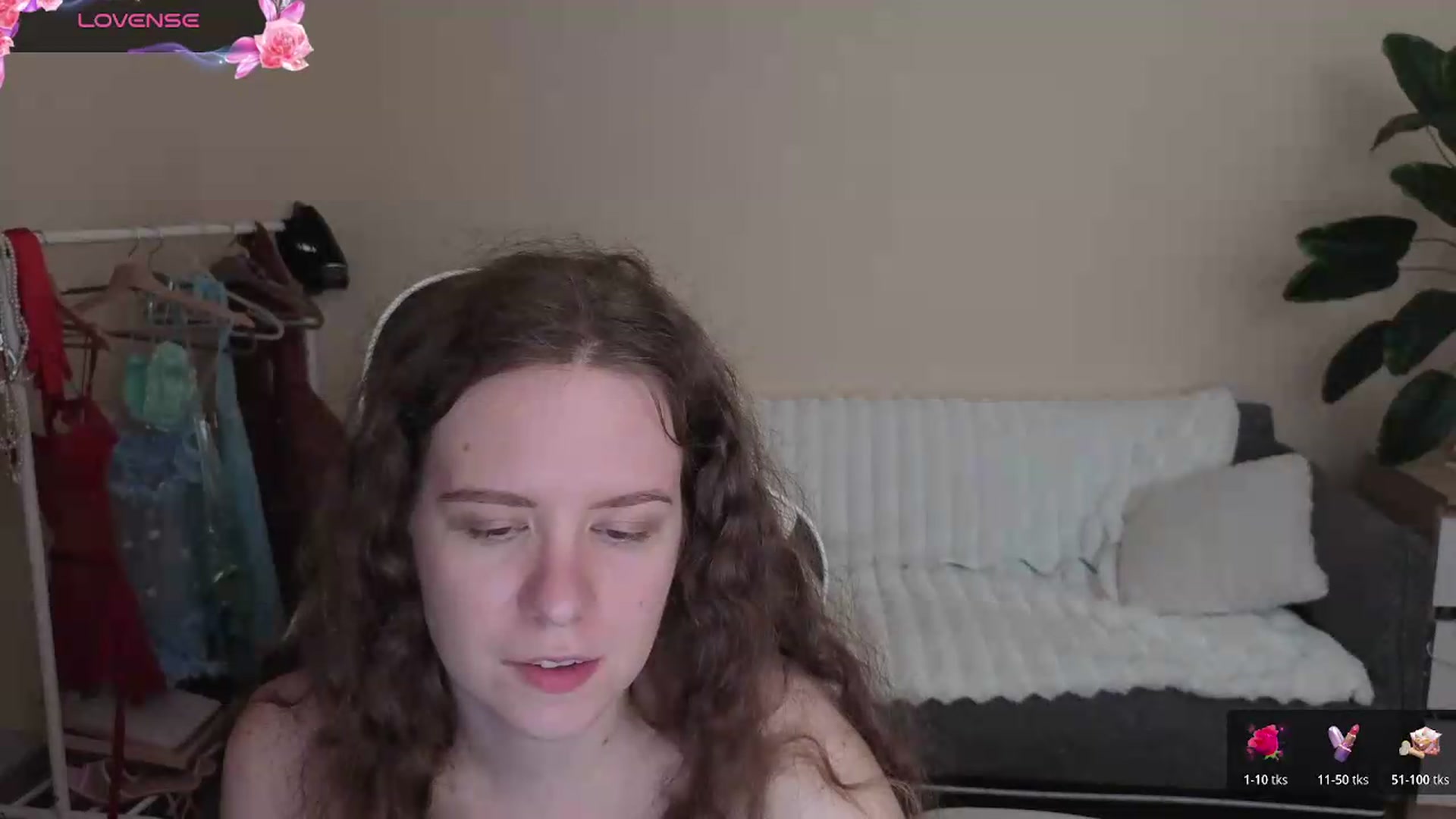 Gallery image thumbnail from BlueFlowerr's myfreecams stream on, 08/22/2026, 23:38 image 15 of 20