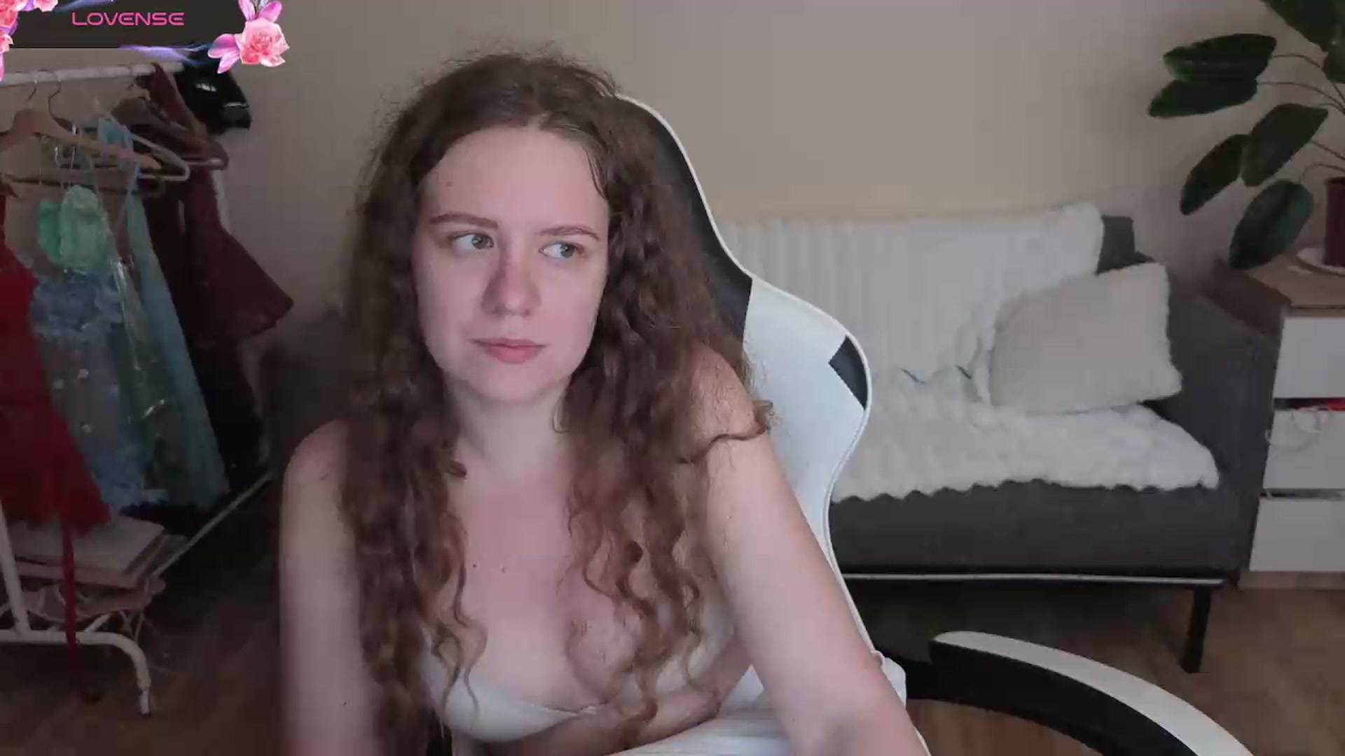 Gallery image thumbnail from BlueFlowerr's myfreecams stream on, 08/23/2026, 24:41 image 15 of 20