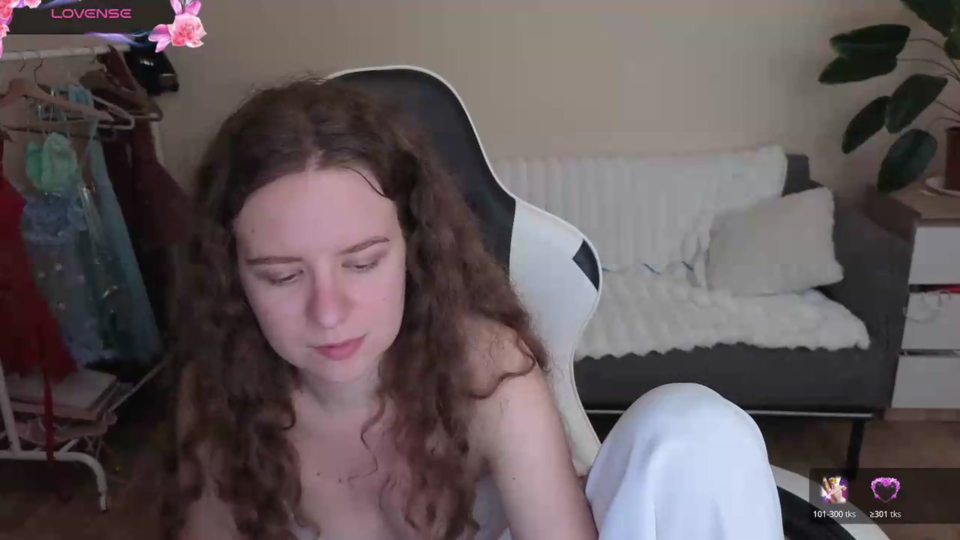 Gallery image thumbnail from BlueFlowerr's myfreecams stream on, 08/23/2026, 24:41 image 11 of 20