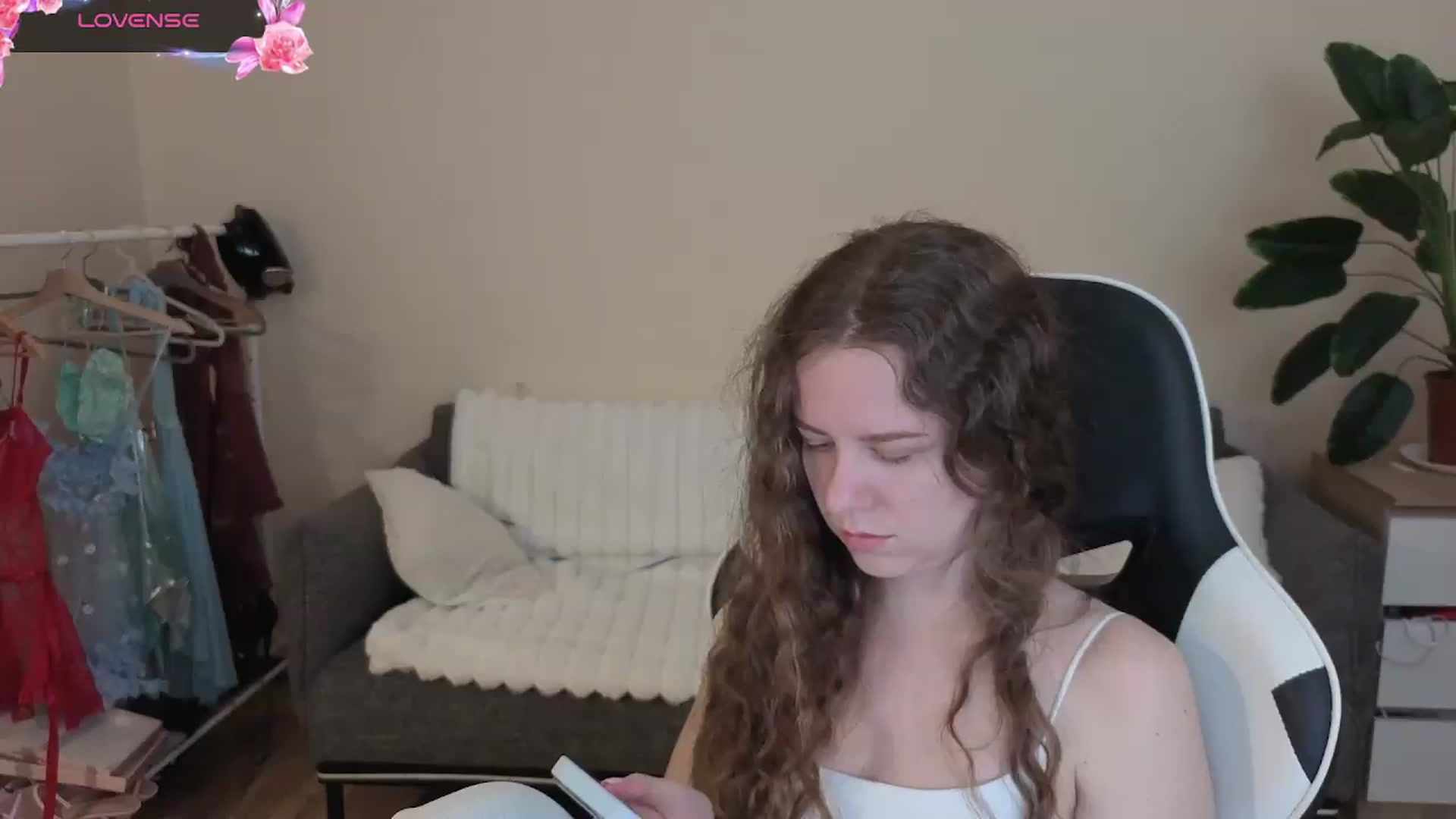 Gallery image thumbnail from BlueFlowerr's myfreecams stream on, 08/23/2026, 15:40 image 17 of 20