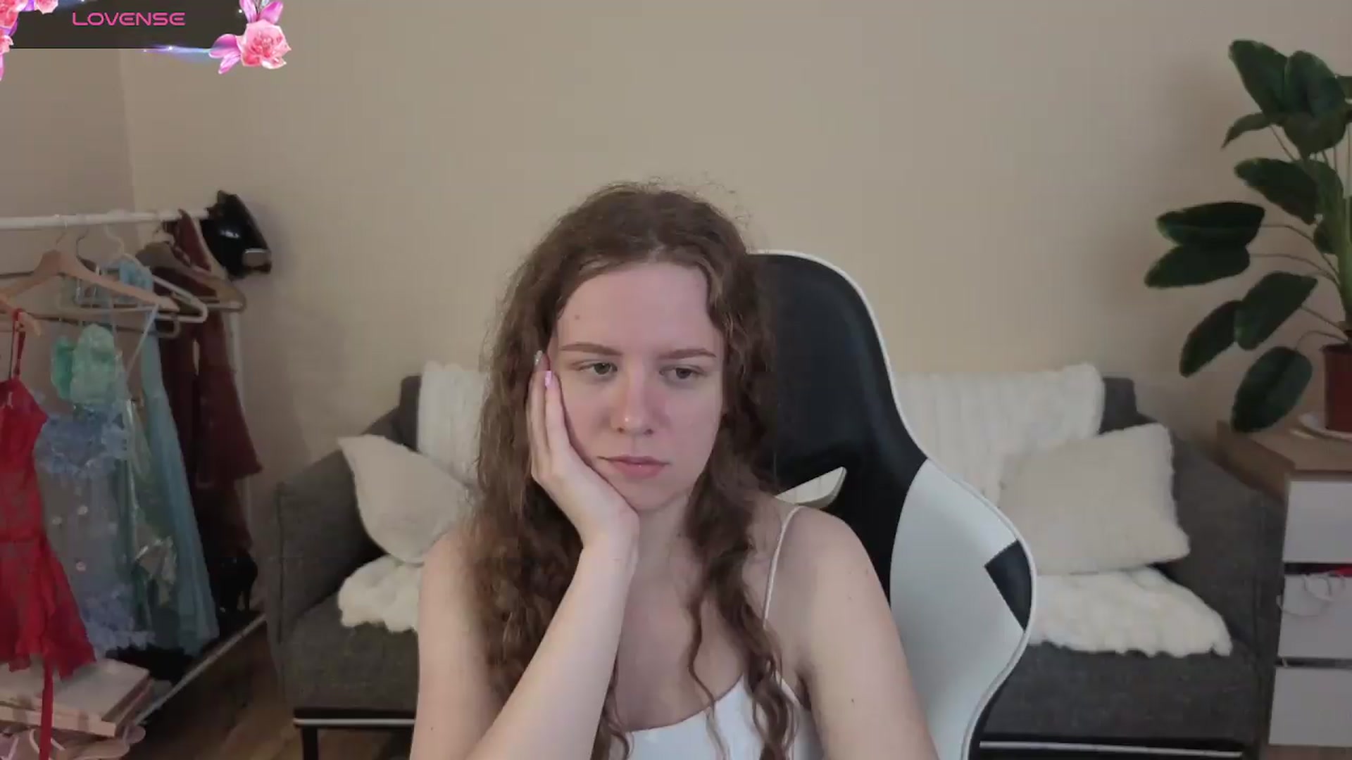 Gallery image thumbnail from BlueFlowerr's myfreecams stream on, 08/23/2026, 15:40 image 8 of 20