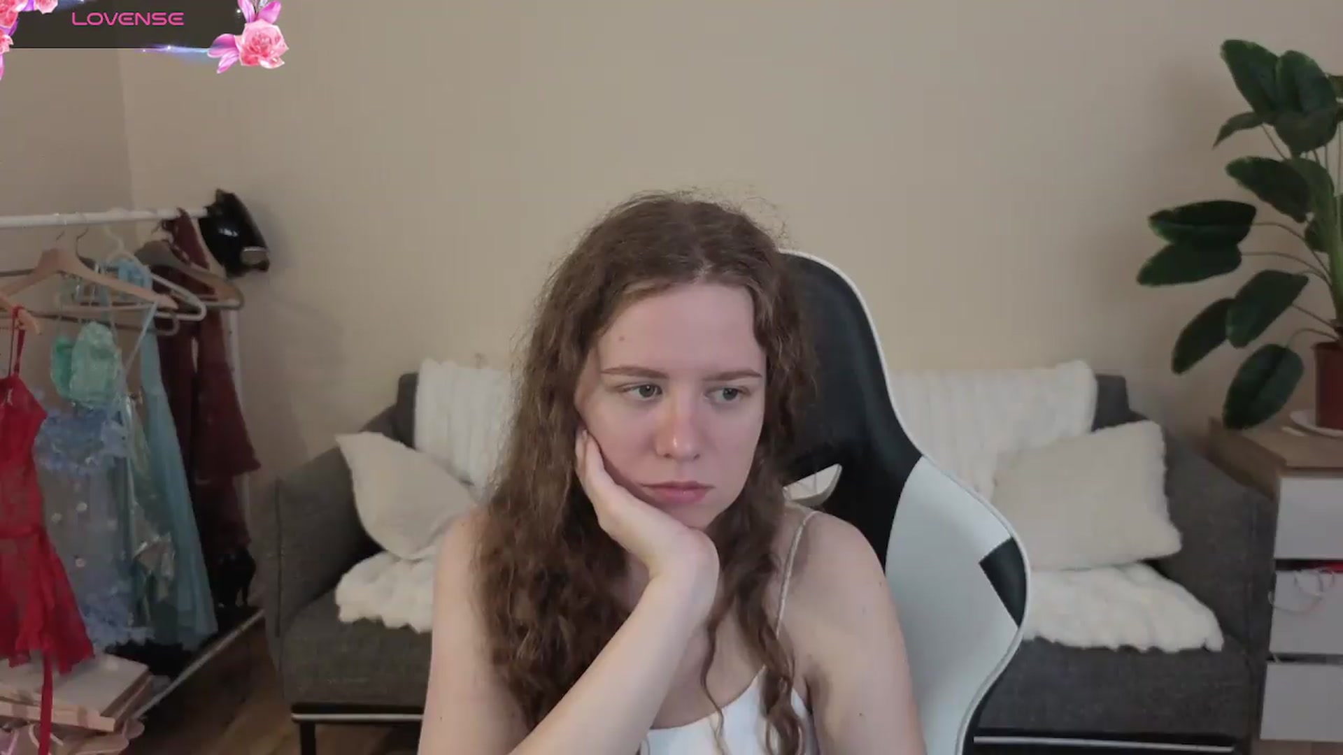 Gallery image thumbnail from BlueFlowerr's myfreecams stream on, 08/23/2026, 15:40 image 9 of 20