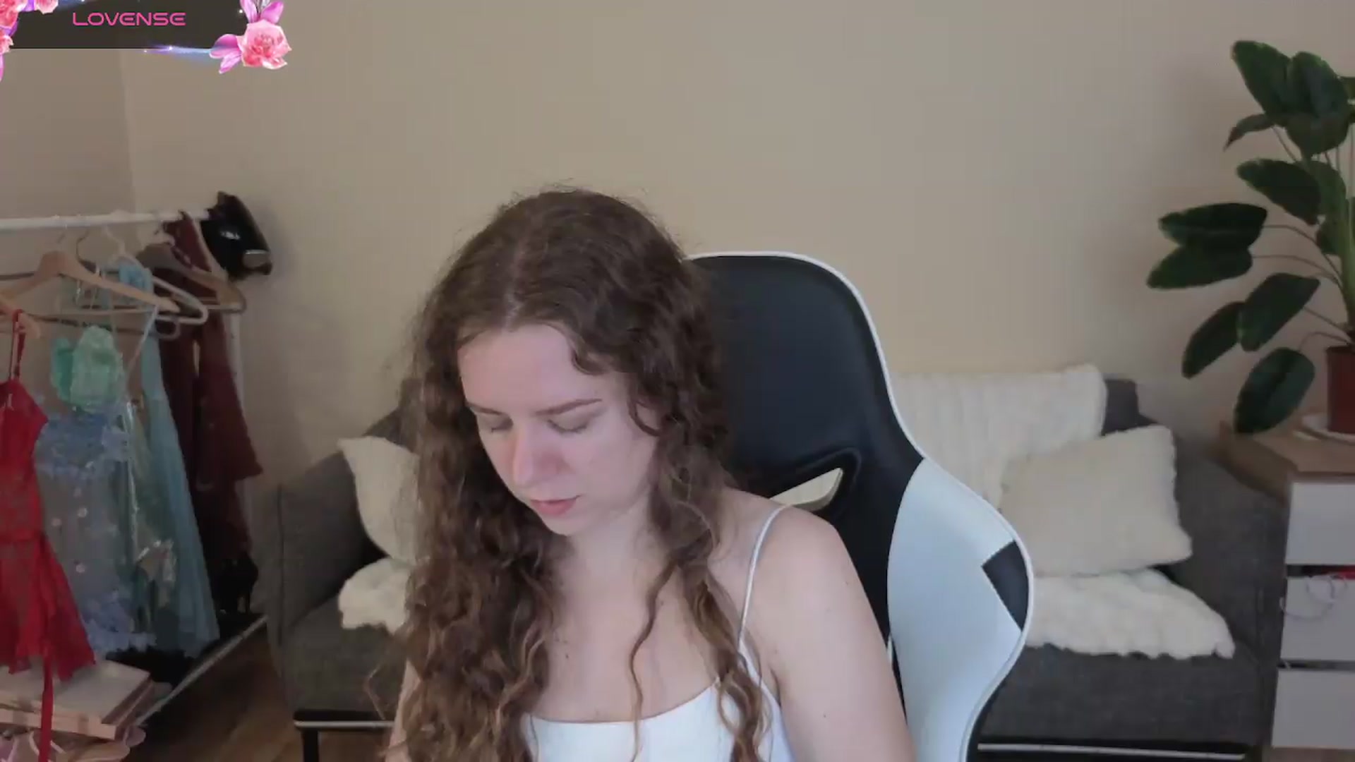 Gallery image thumbnail from BlueFlowerr's myfreecams stream on, 08/23/2026, 15:40 image 6 of 20