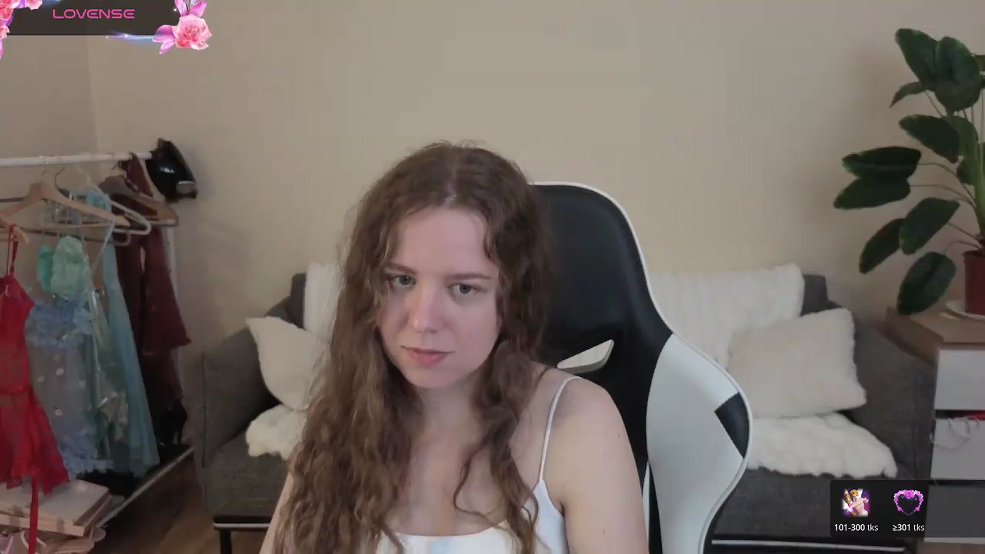 Gallery image thumbnail from BlueFlowerr's myfreecams stream on, 08/23/2026, 15:40 image 15 of 20