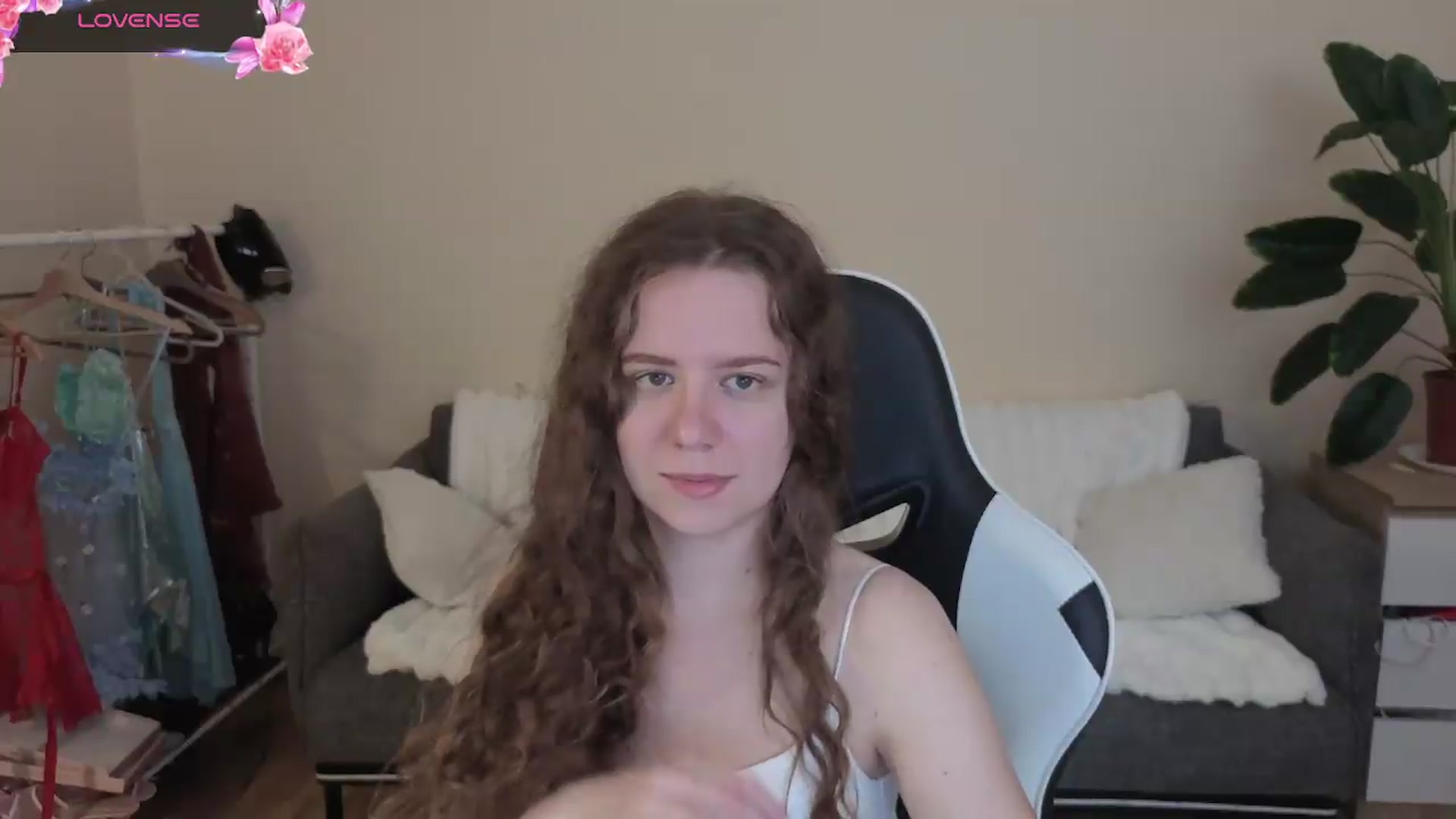 Gallery image thumbnail from BlueFlowerr's myfreecams stream on, 08/23/2026, 15:40 image 13 of 20