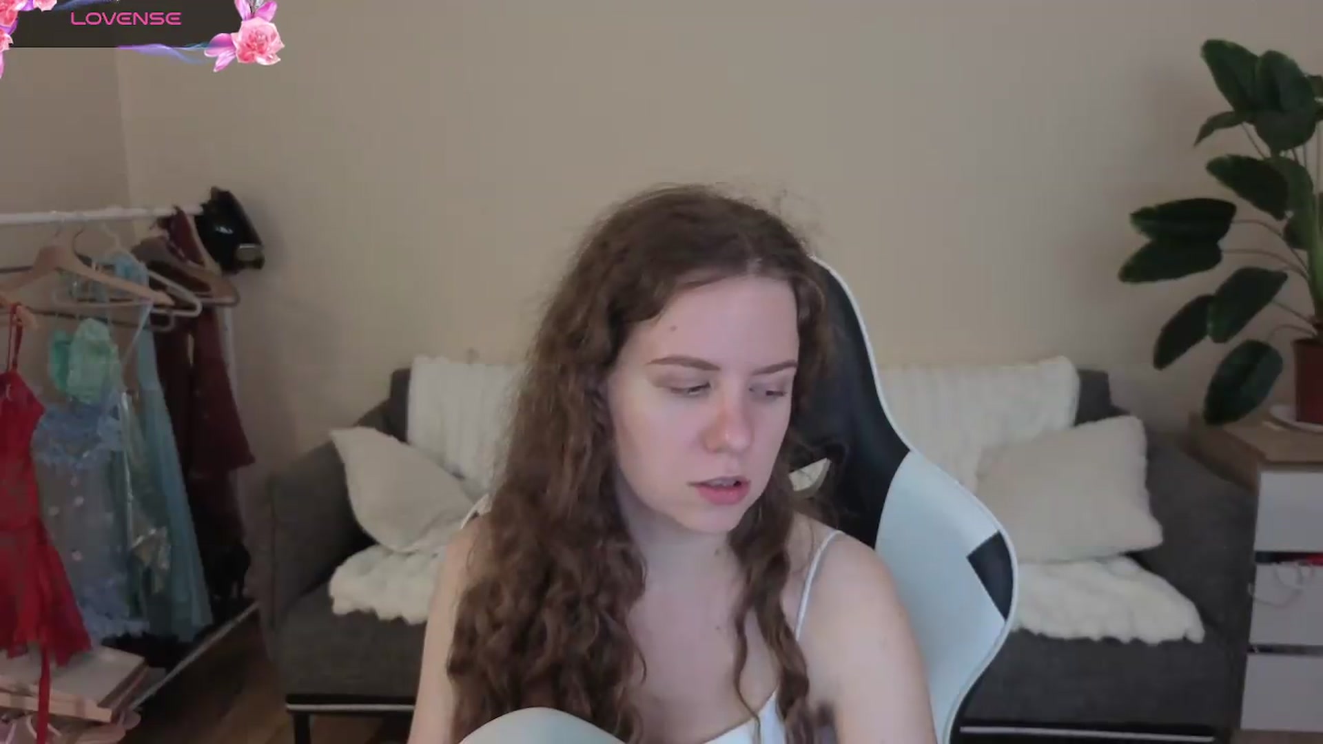Gallery image thumbnail from BlueFlowerr's myfreecams stream on, 08/23/2026, 15:40 image 3 of 20