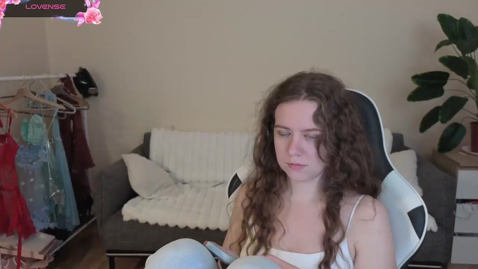 Gallery image thumbnail from BlueFlowerr's myfreecams stream on, 08/23/2026, 15:40 image 19 of 20