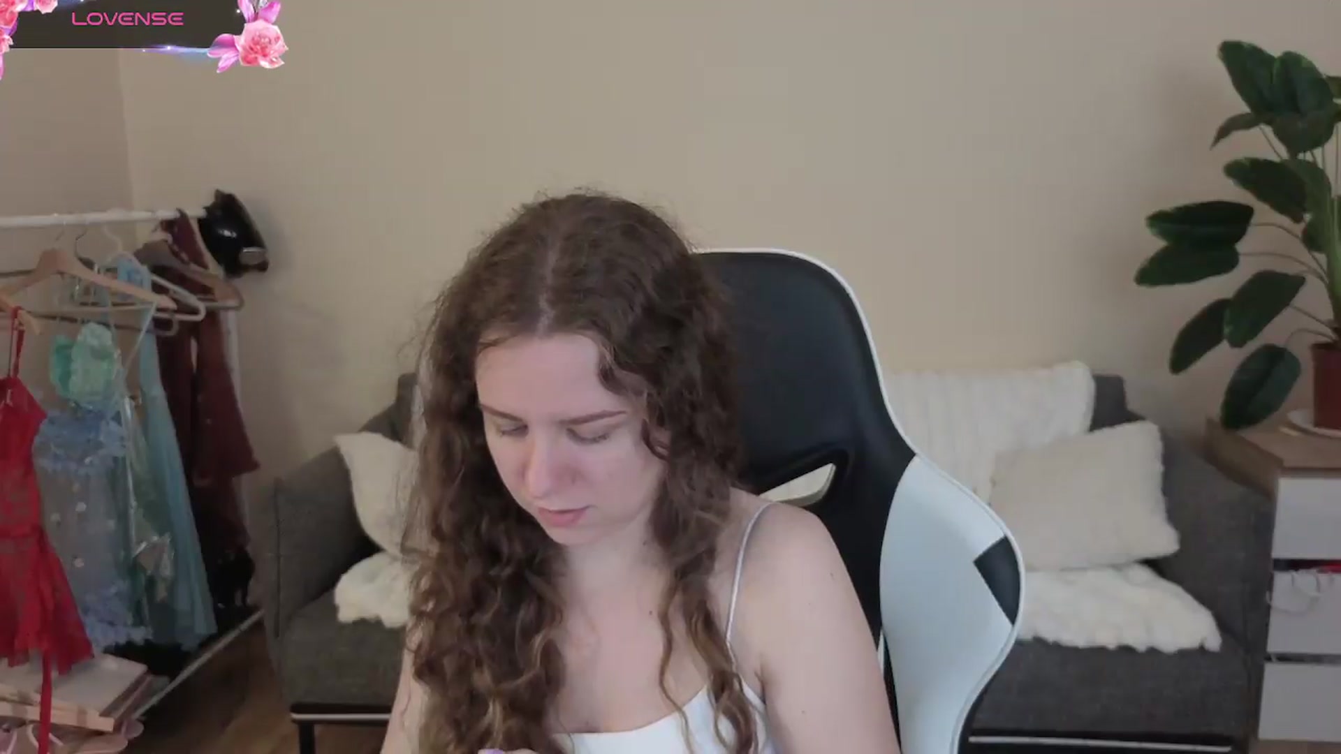 Gallery image thumbnail from BlueFlowerr's myfreecams stream on, 08/23/2026, 15:40 image 5 of 20