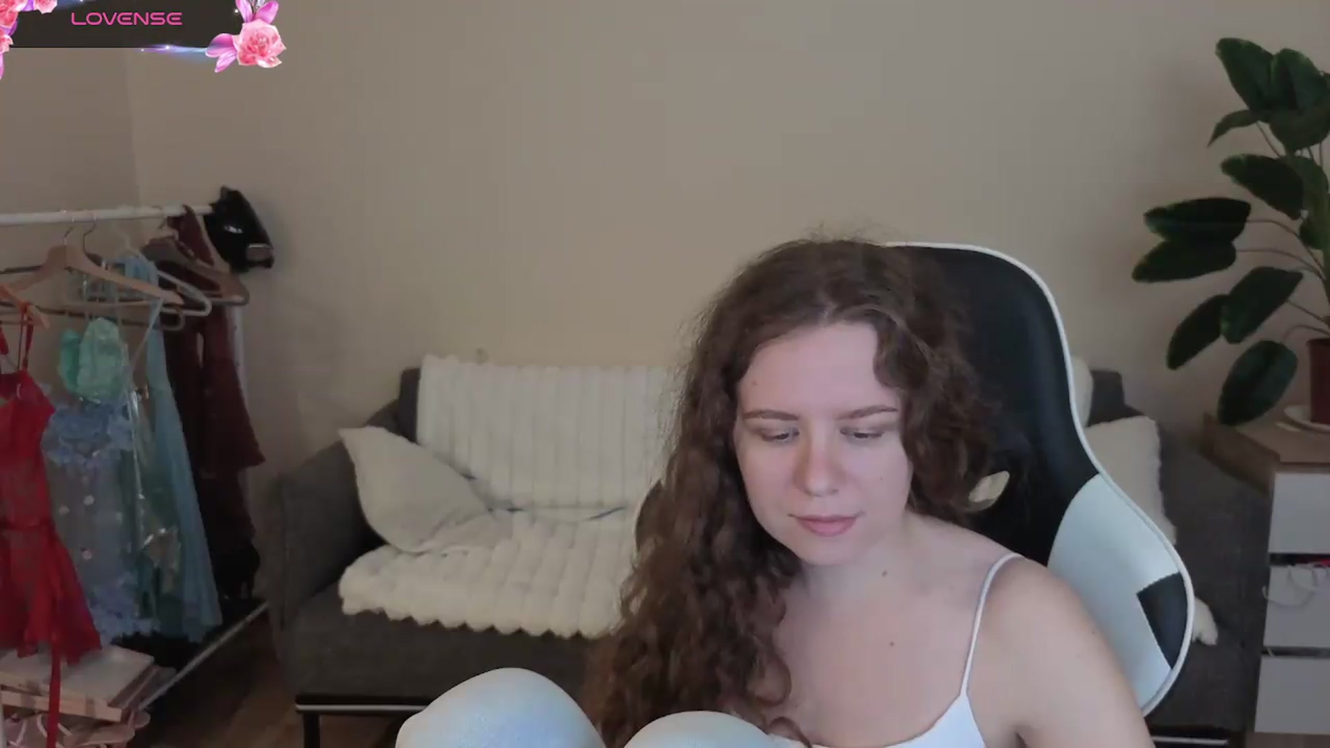 Gallery image thumbnail from BlueFlowerr's myfreecams stream on, 08/23/2026, 15:40 image 20 of 20