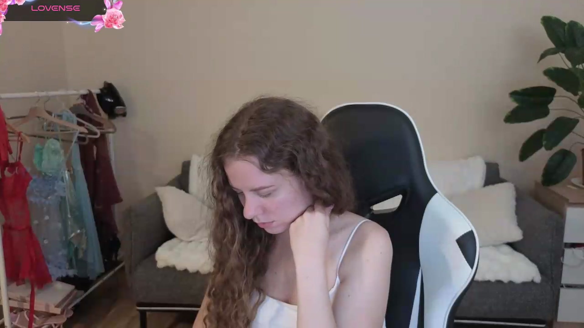 Gallery image thumbnail from BlueFlowerr's myfreecams stream on, 08/23/2026, 16:53 image 4 of 20