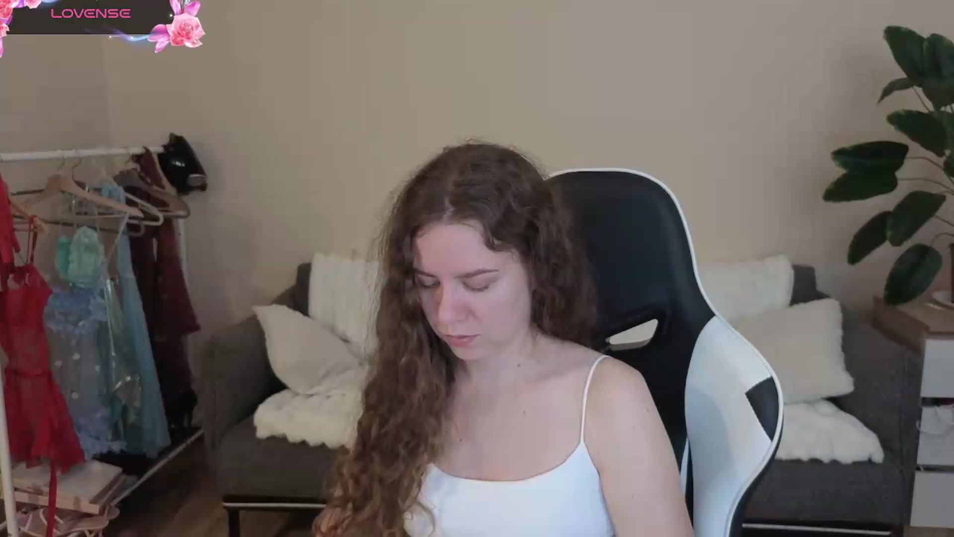 Gallery image thumbnail from BlueFlowerr's myfreecams stream on, 08/23/2026, 16:53 image 20 of 20