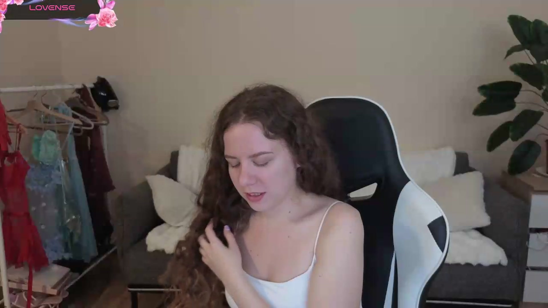 Gallery image thumbnail from BlueFlowerr's myfreecams stream on, 08/23/2026, 16:53 image 11 of 20