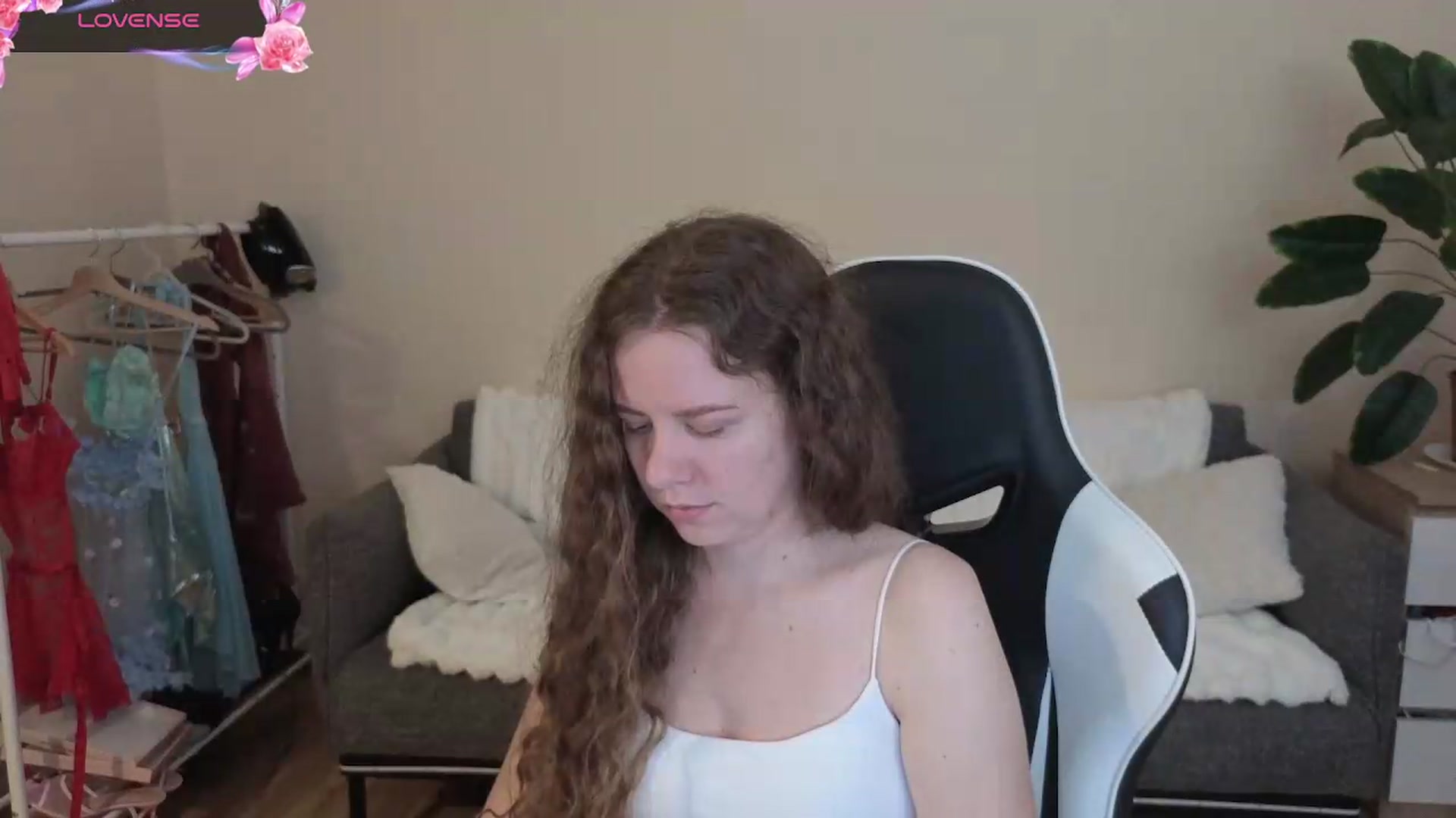 Gallery image thumbnail from BlueFlowerr's myfreecams stream on, 08/23/2026, 16:53 image 5 of 20