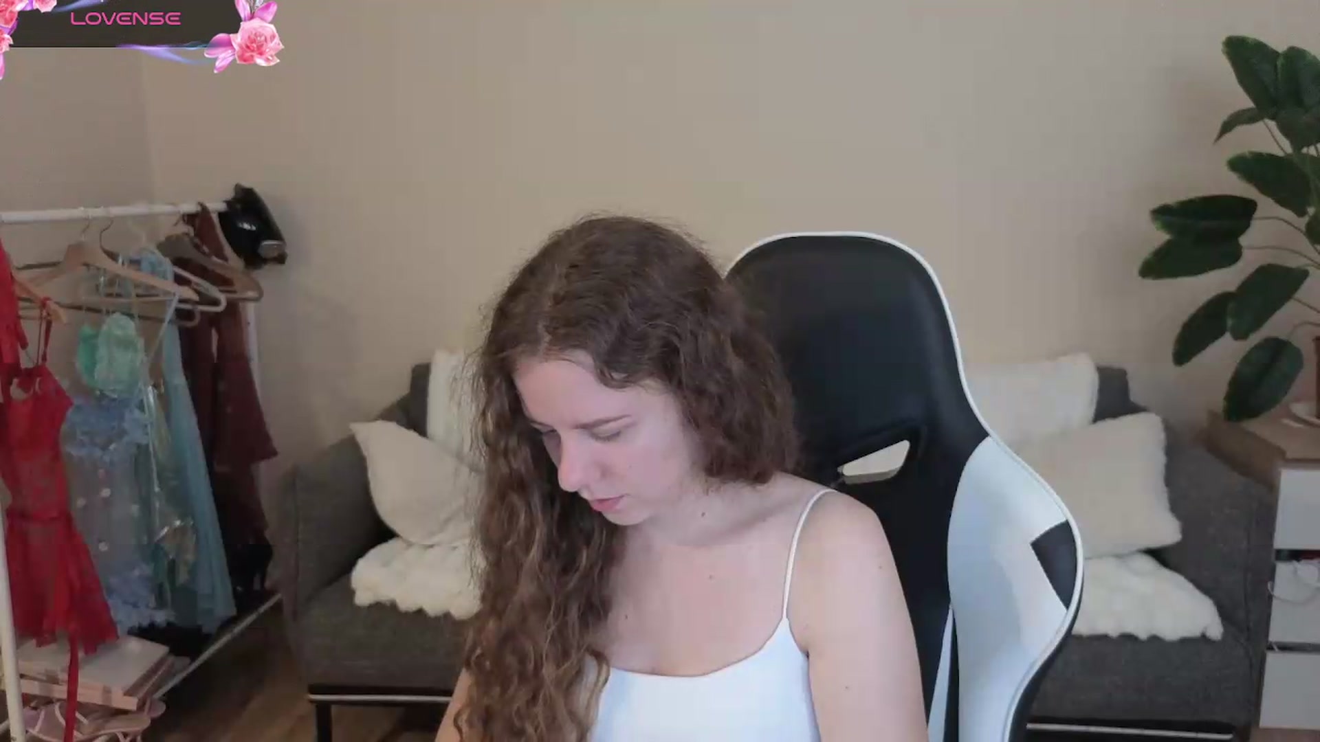 Gallery image thumbnail from BlueFlowerr's myfreecams stream on, 08/23/2026, 16:53 image 3 of 20