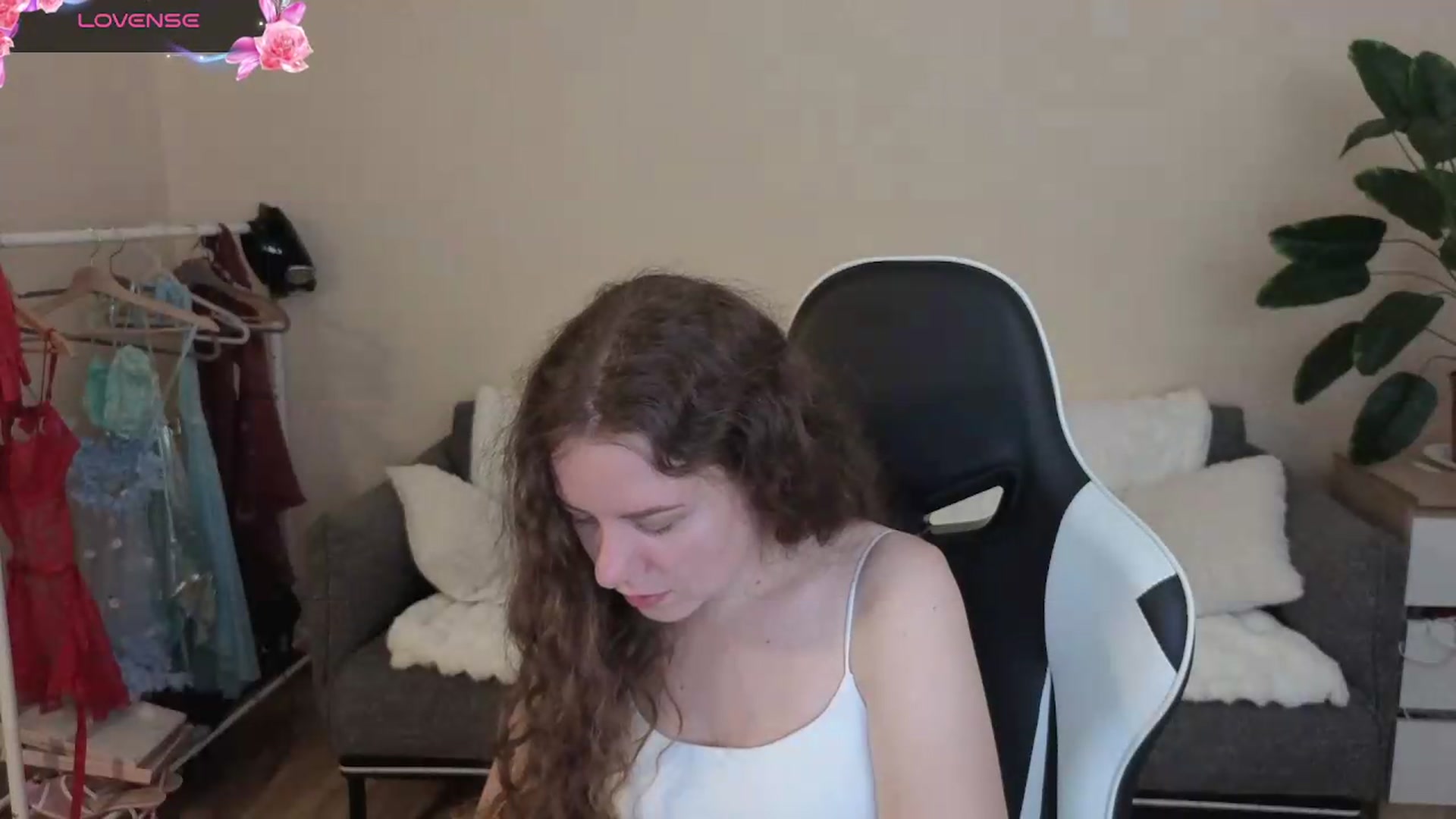Gallery image thumbnail from BlueFlowerr's myfreecams stream on, 08/23/2026, 16:53 image 10 of 20